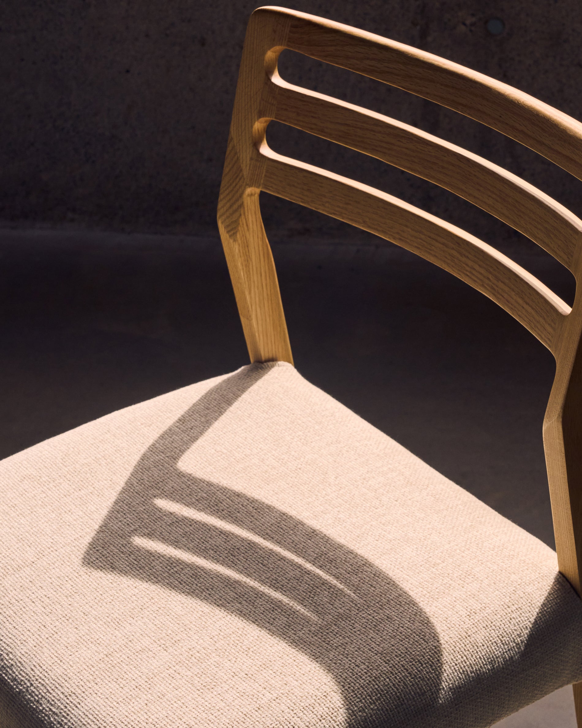 Cudia chair removable cover in beige chenille solid oak wood natural finish FSC Mix Credit - Lifestyle