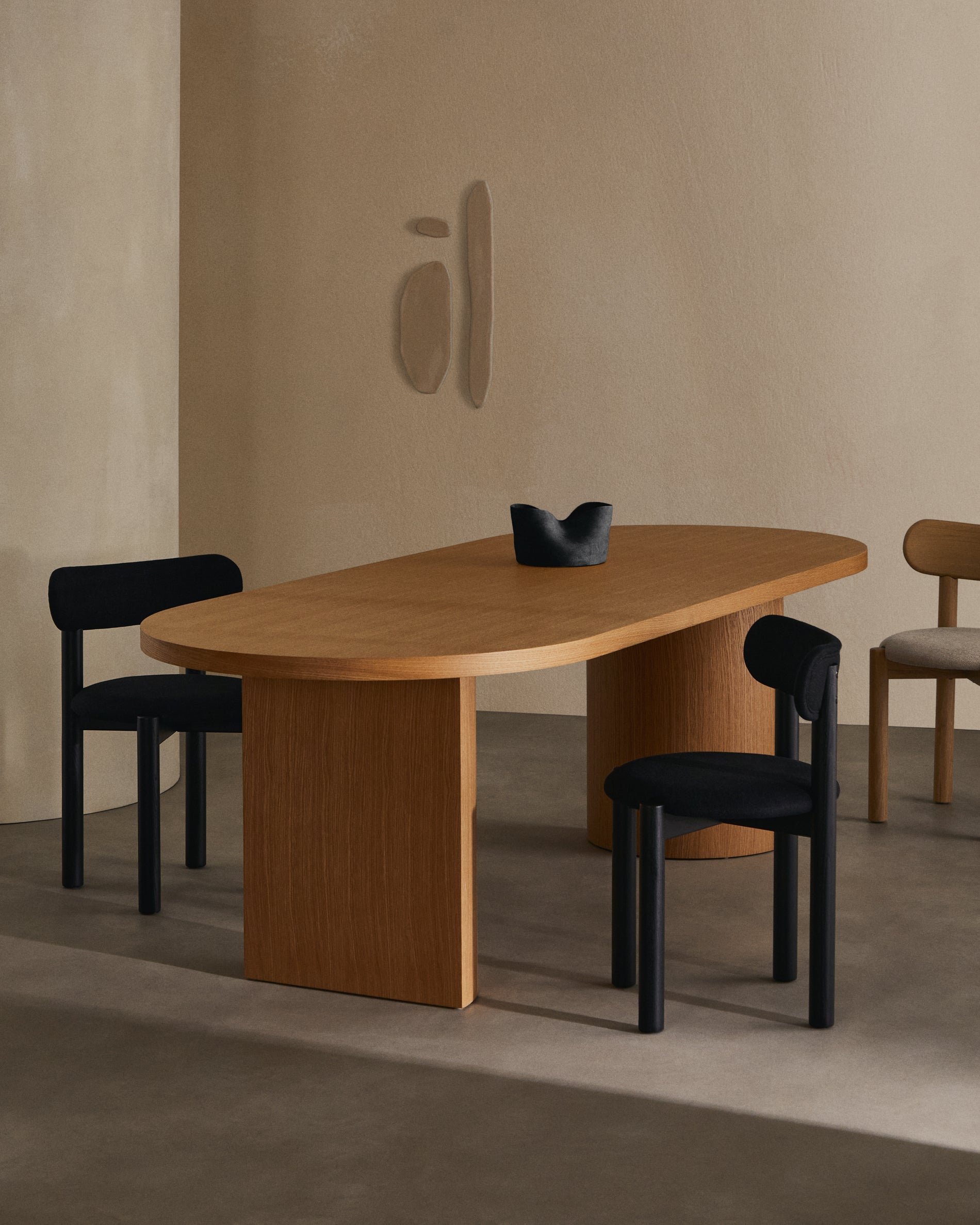 Nealy table with an oak veneer in a natural finish, 200 x 100 cm - Lifestyle