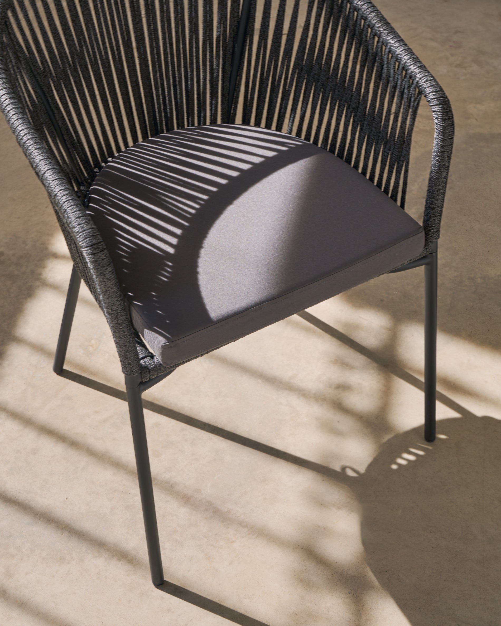 Yanet black rope chair with galvanised steel legs - Lifestyle