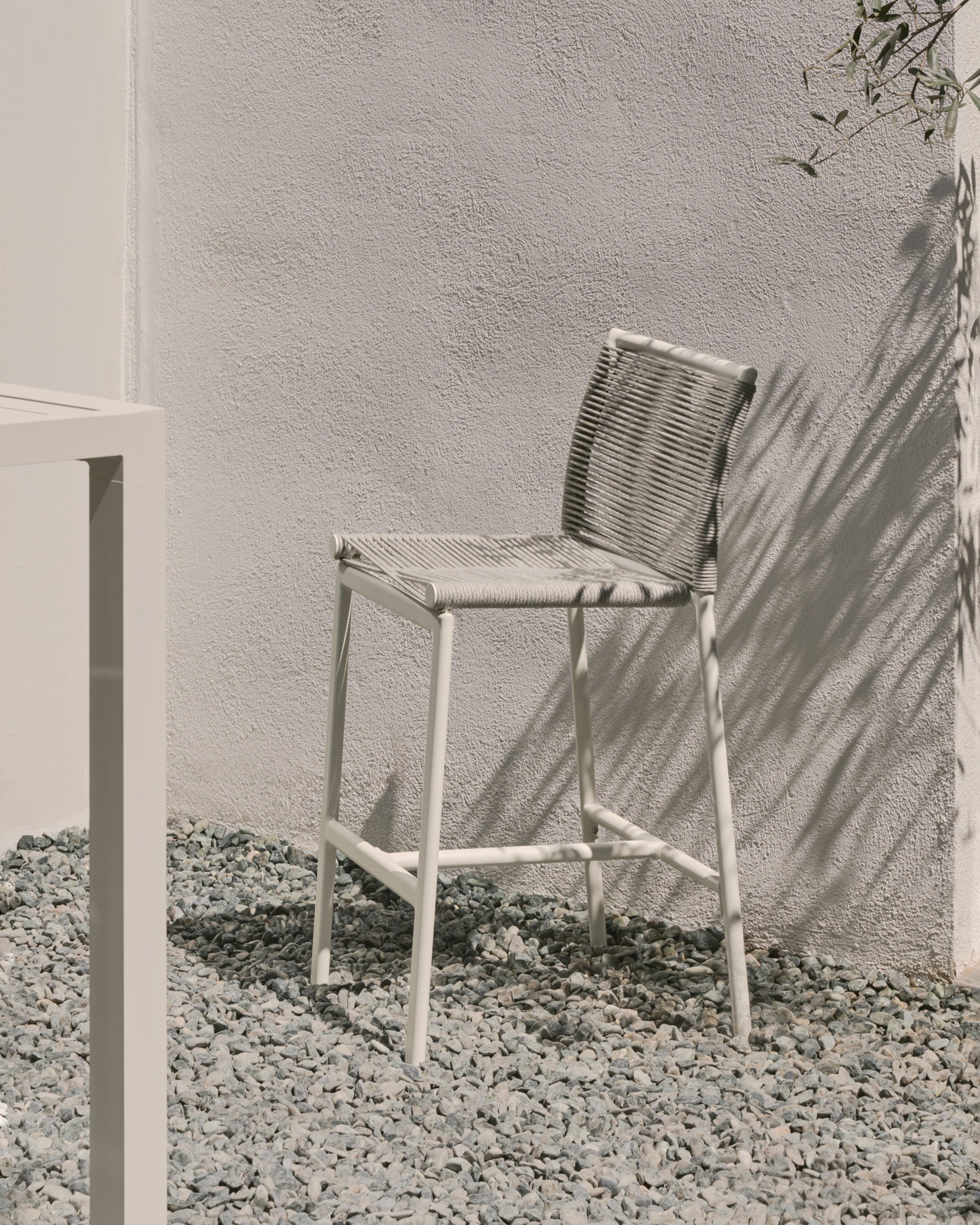 Culip outdoor stool made of rope cord and white aluminium, 65 cm - Lifestyle