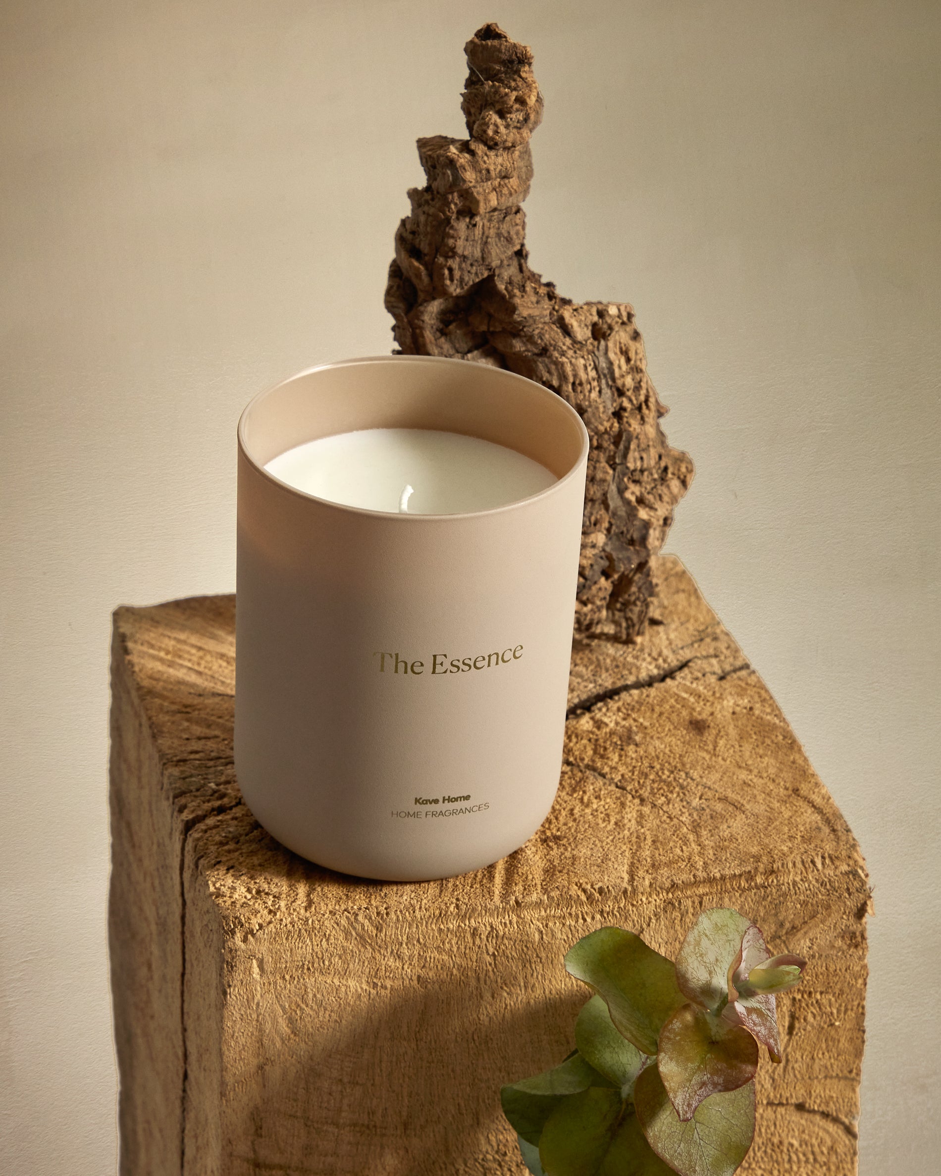 220g The Essence scented candle - Lifestyle