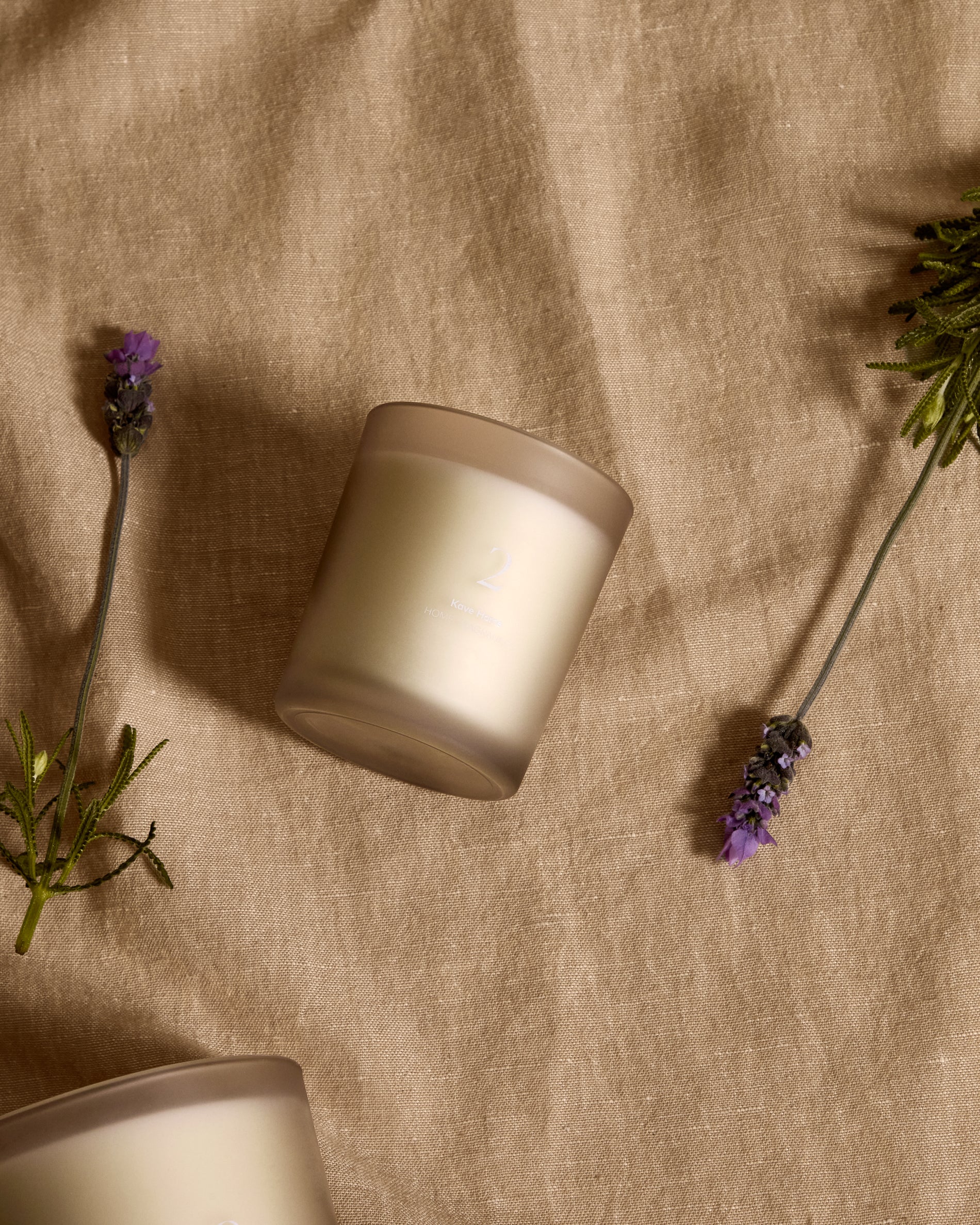 170g Sweet Vanilla scented candle - Lifestyle