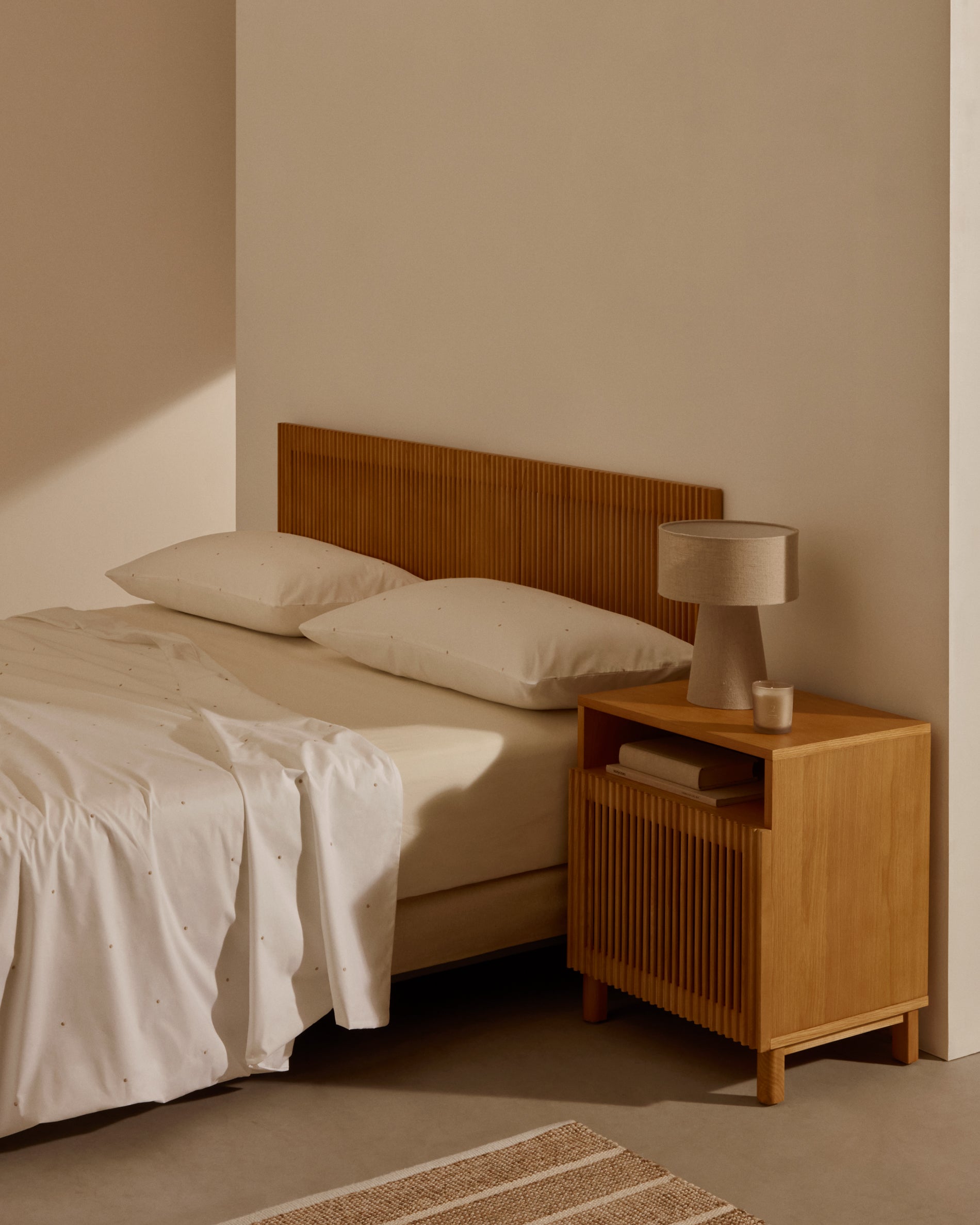 Beyla bedside table in solid oak wood and oak veneer 53 x 62cm FSC 100% - Lifestyle