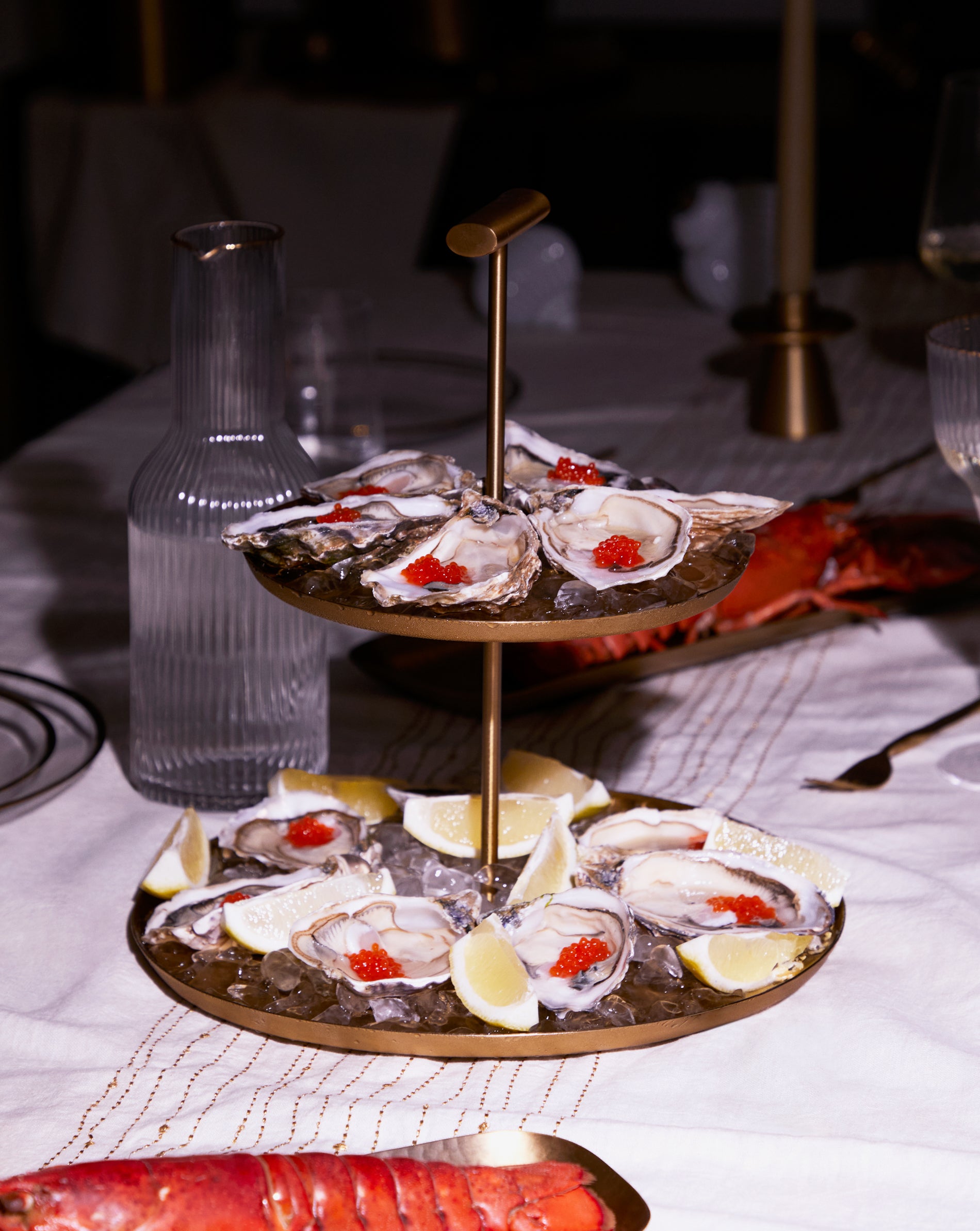 Aruc 2-layered tray made of gold-coloured stainless steel - Lifestyle