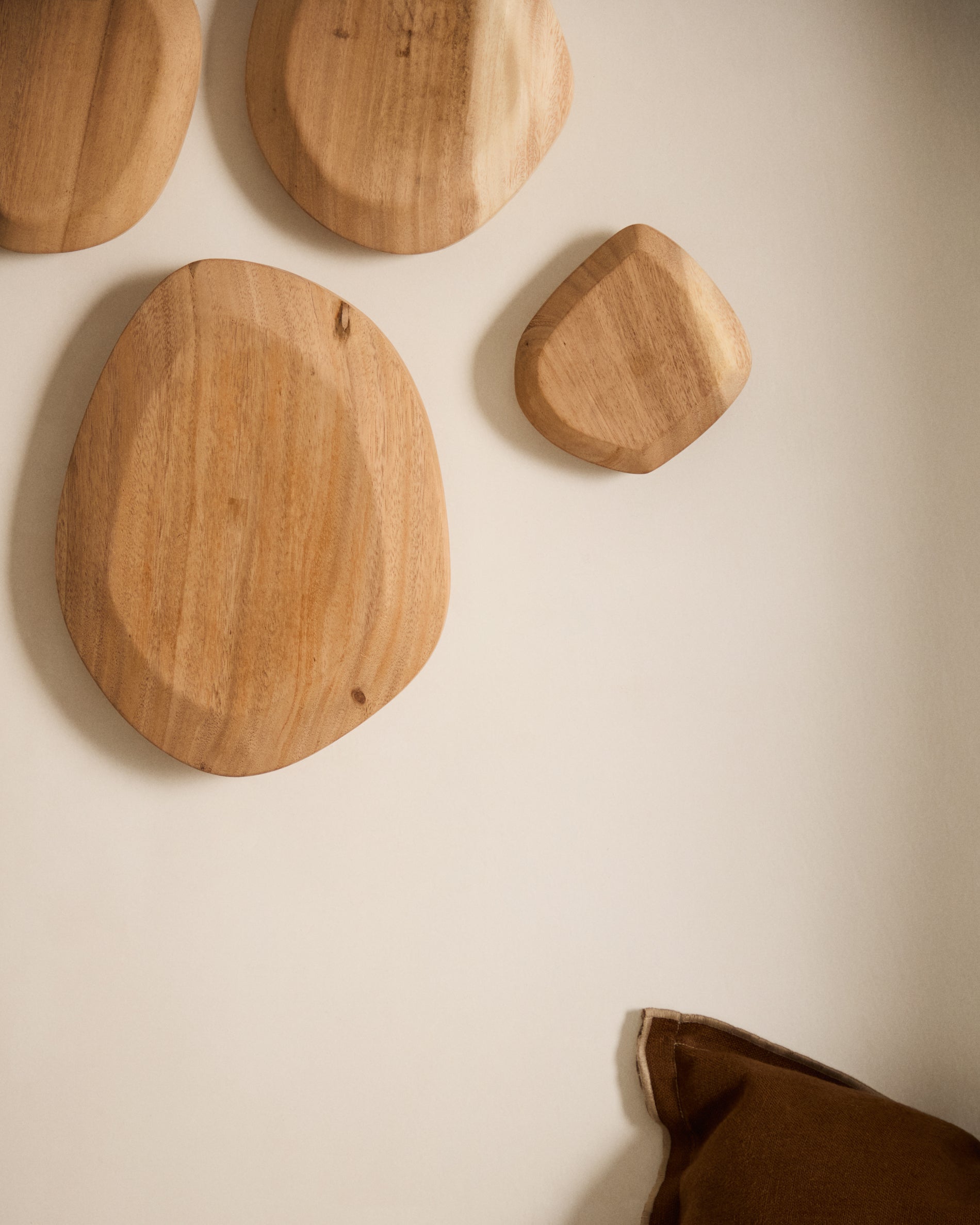 Selem Set of 4 mungur wood wall panels - Lifestyle