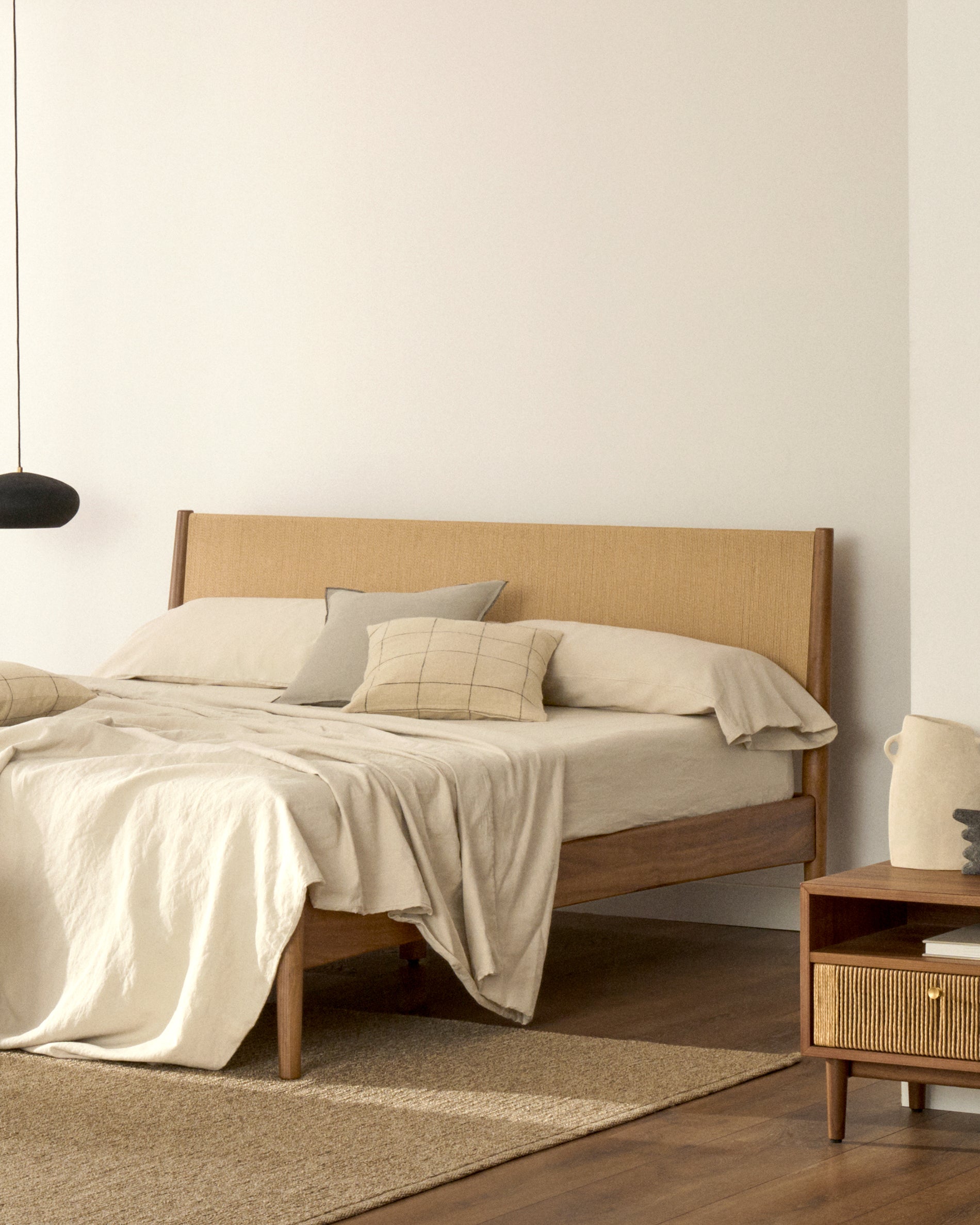 Elan bed in veneer and solid walnut wood with cord mattress 160 x 200 cm FSC Mix Credit - Lifestyle