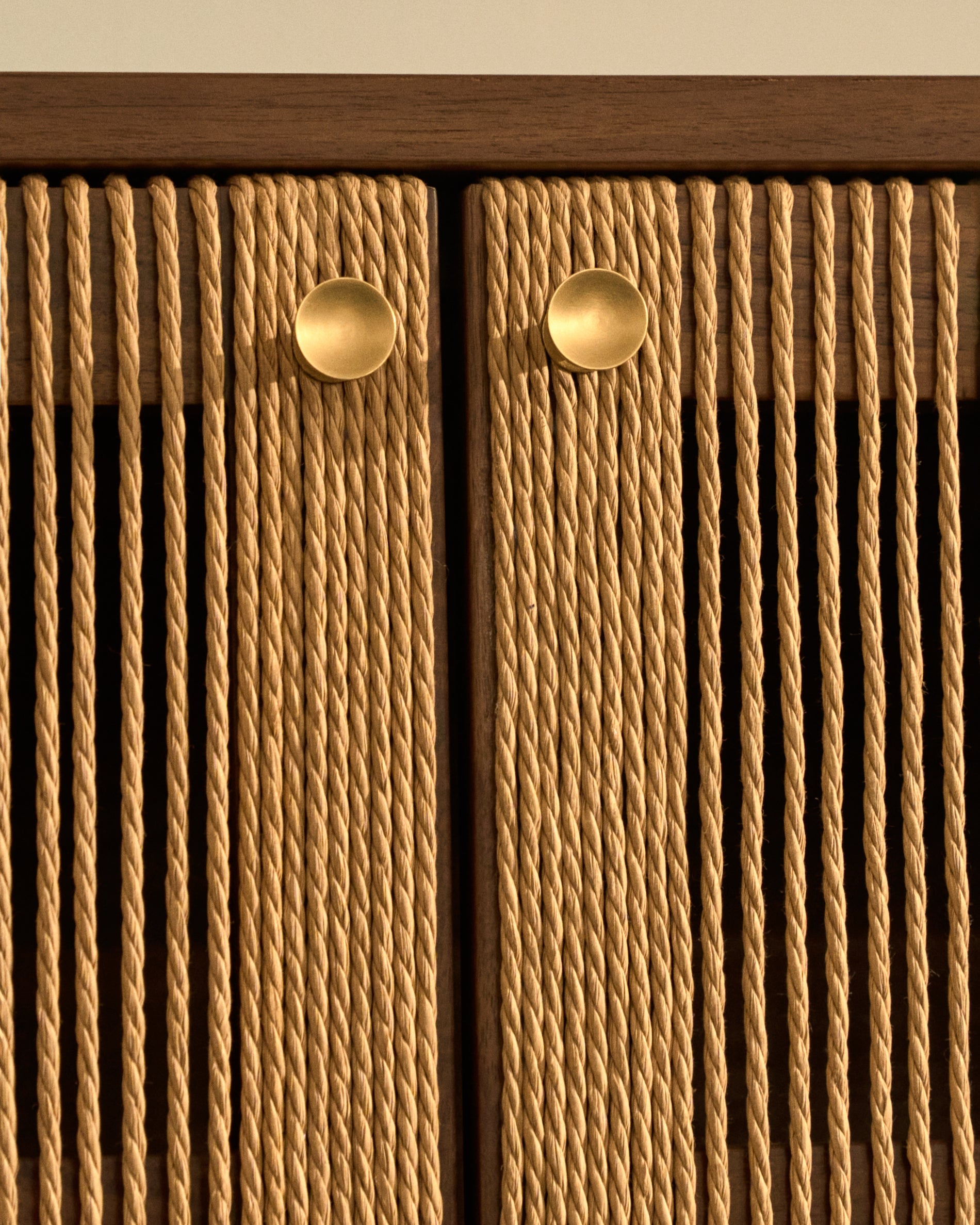 Elan TV cabinet 3 doors veneer and solid walnut and cord 200 x 50 cm FSC Mix Credit - Lifestyle