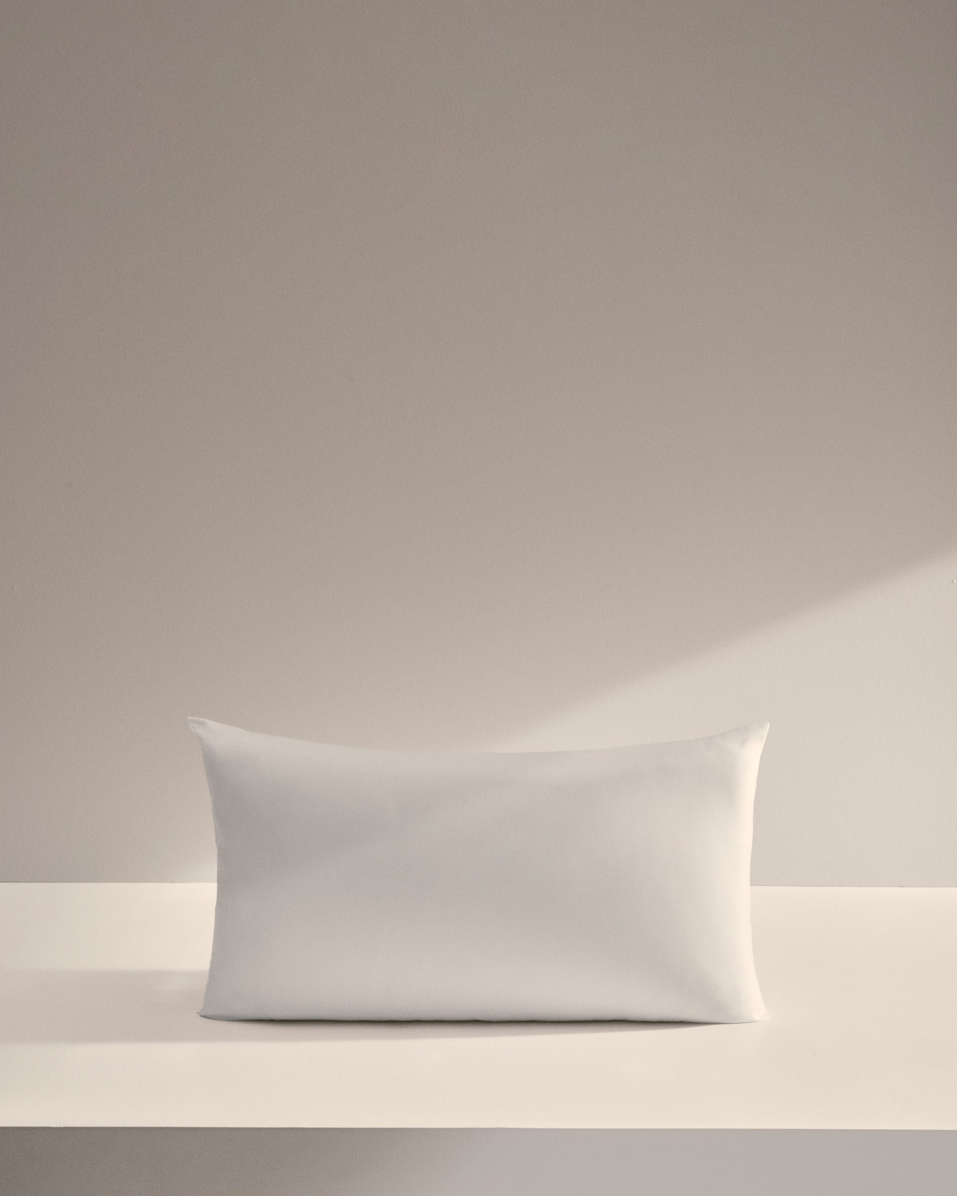 Nyla microfibre pillow 70 x 40 cm - Lifestyle