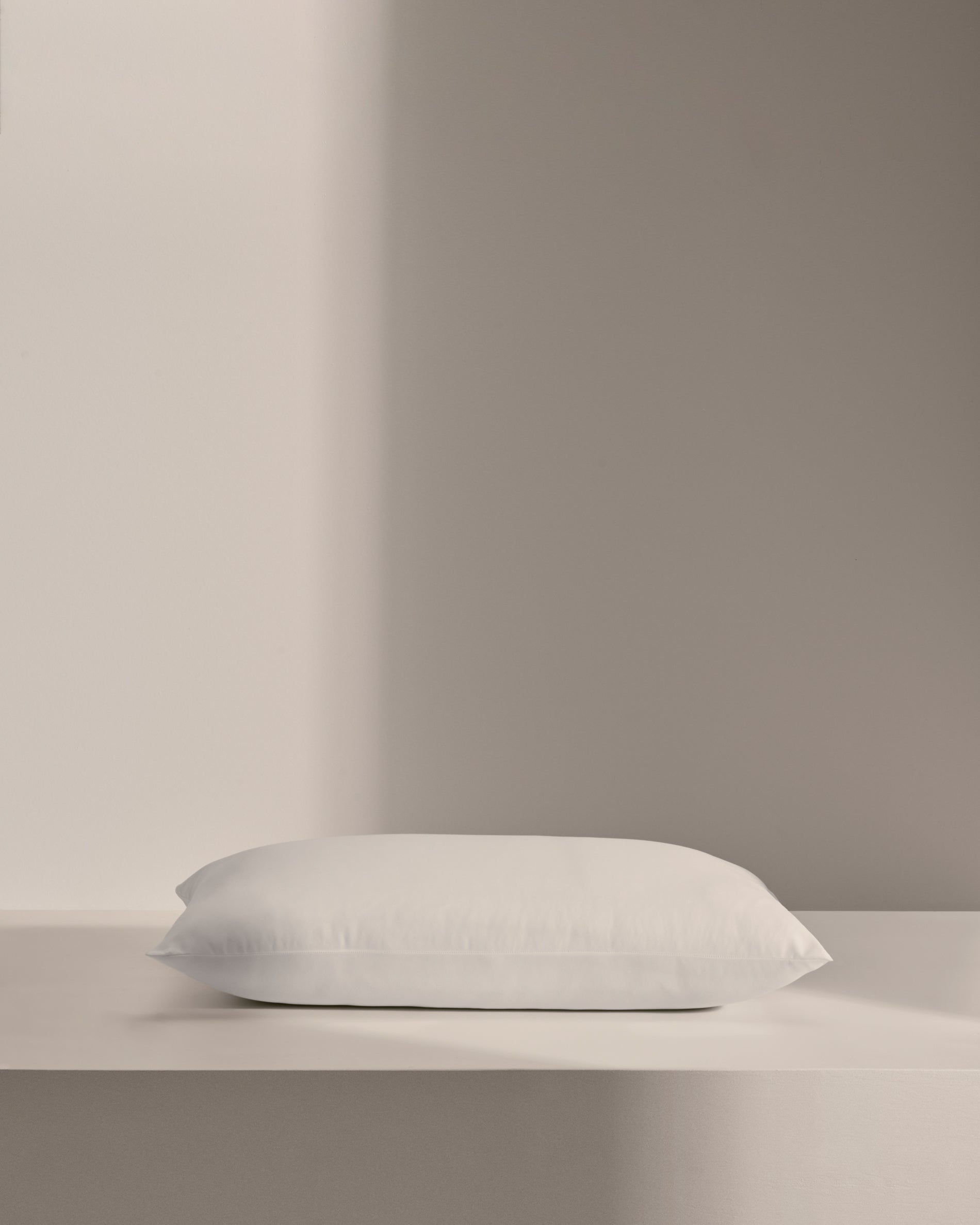 Nyla microfibre pillow 70 x 40 cm - Lifestyle