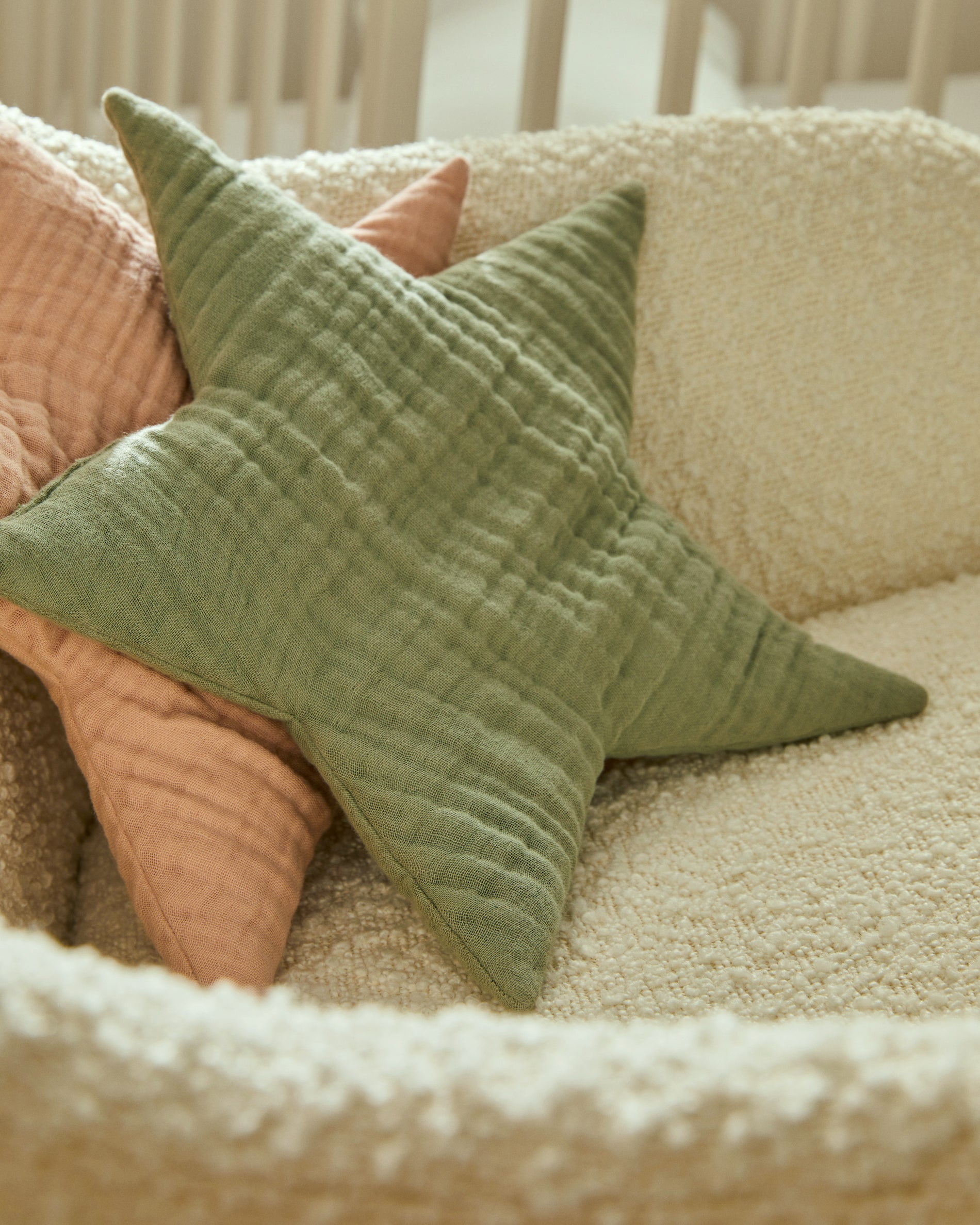 Laily star-shaped, green cushion made of 100% organic cotton, 30 x 30 cm - Lifestyle