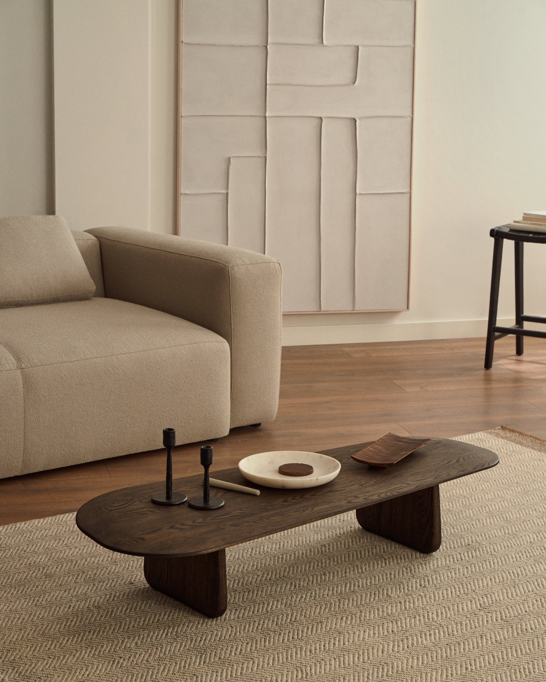 Pirita coffee table made from solid oak wood in a dark finish, 146 x 56.5 cm FSC 100% - Lifestyle