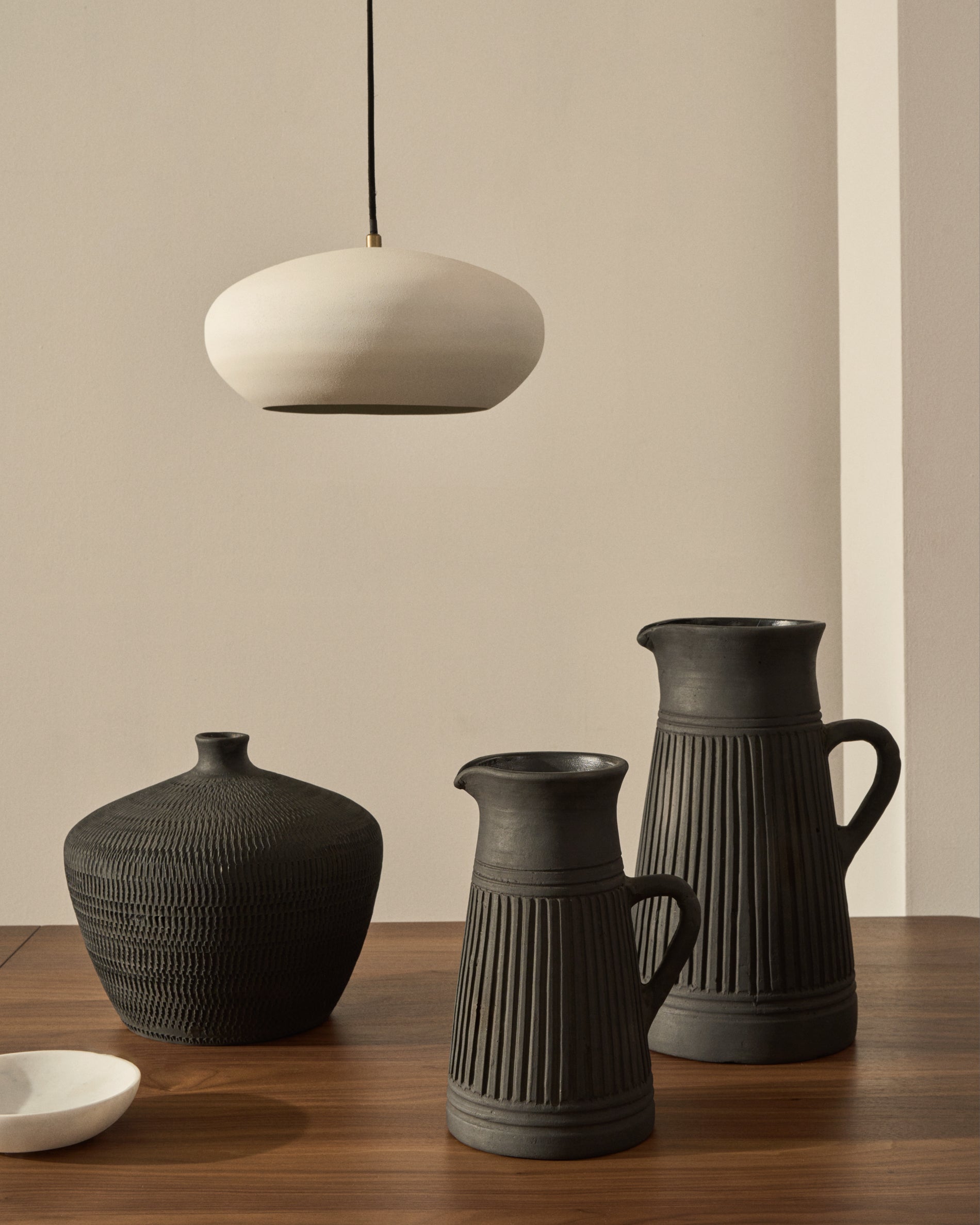 Inda metal ceiling lamp in a white finish, Ø 30 cm - Lifestyle