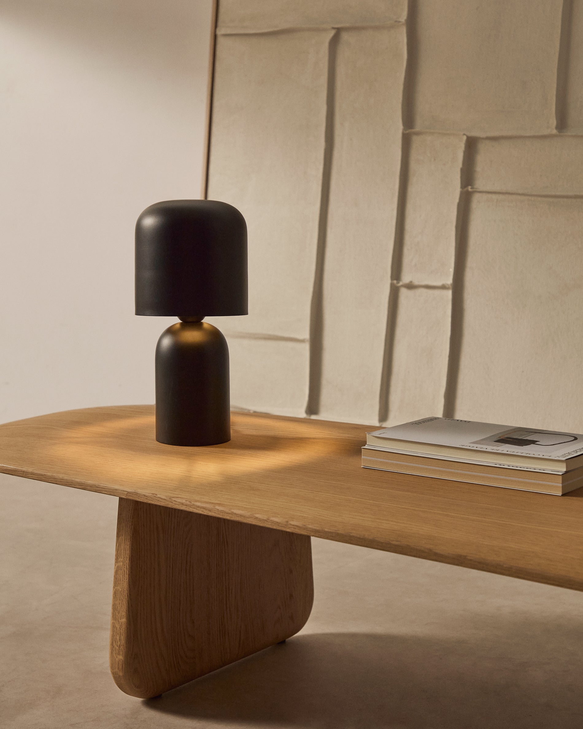Monze table lamp in black painted metal - Lifestyle