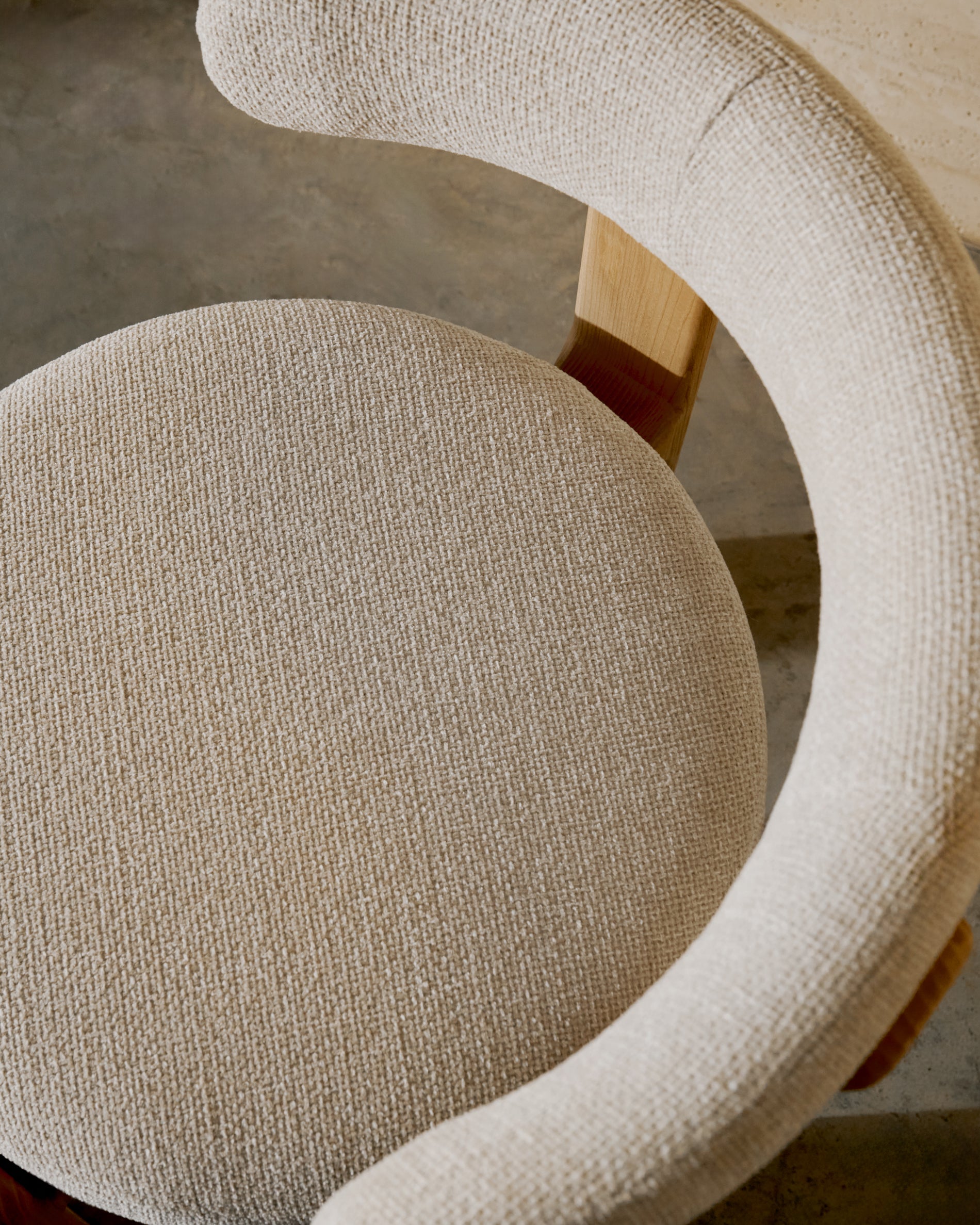 Granite fire-retardant chair in beige chenille and solid ash wood with natural-coloured finish FSC 100% - Lifestyle