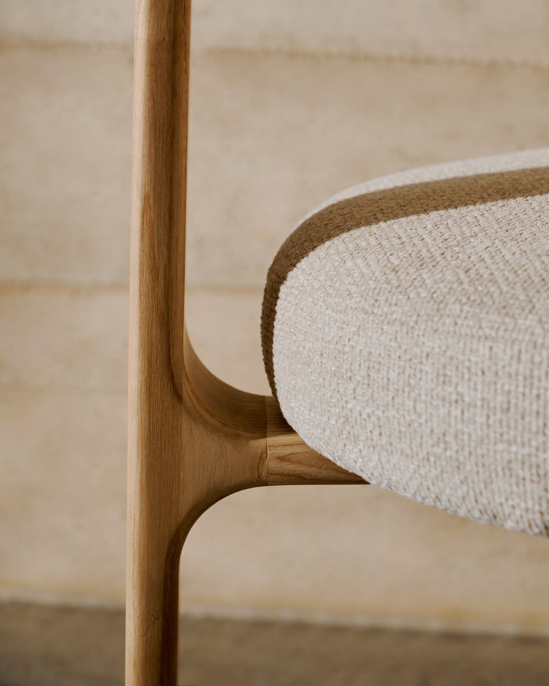 Granite fire-retardant chair in beige chenille and solid ash wood with natural-coloured finish FSC 100% - Lifestyle