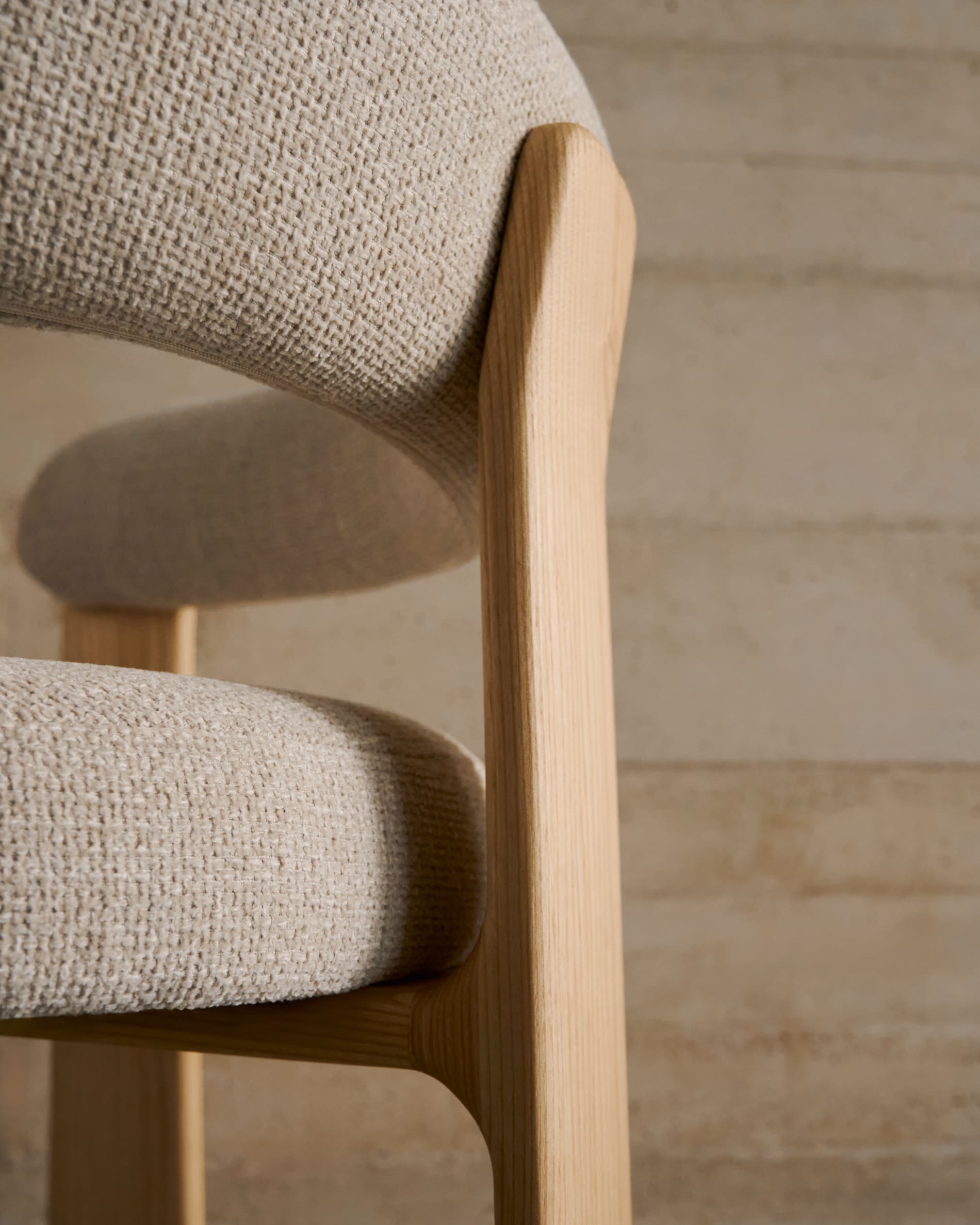 Granite three-legged chair in beige chenille and solid ash wood with a natural finish, FSC 100%