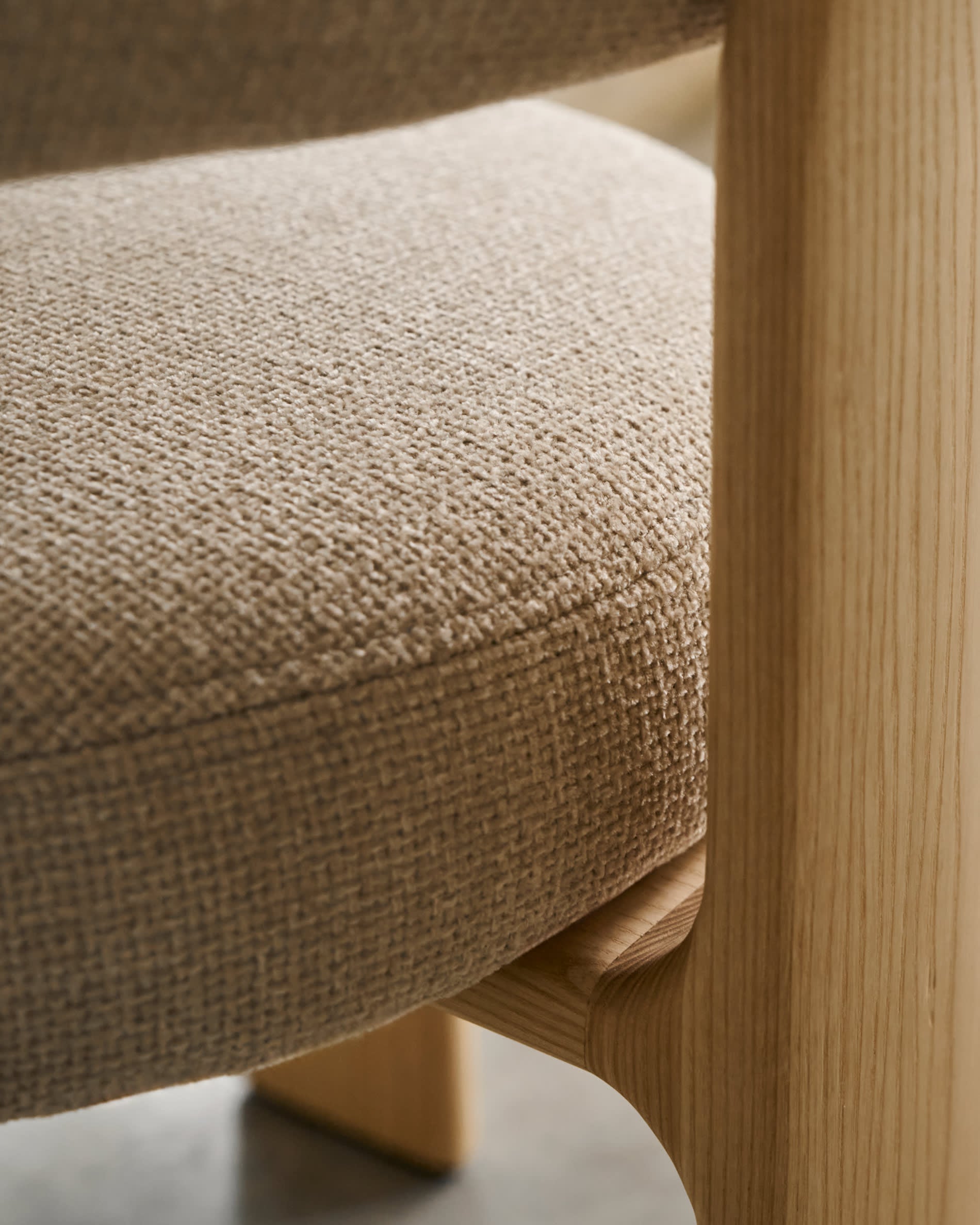 Granite three-legged chair in beige chenille and solid ash wood with a natural finish, FSC 100%