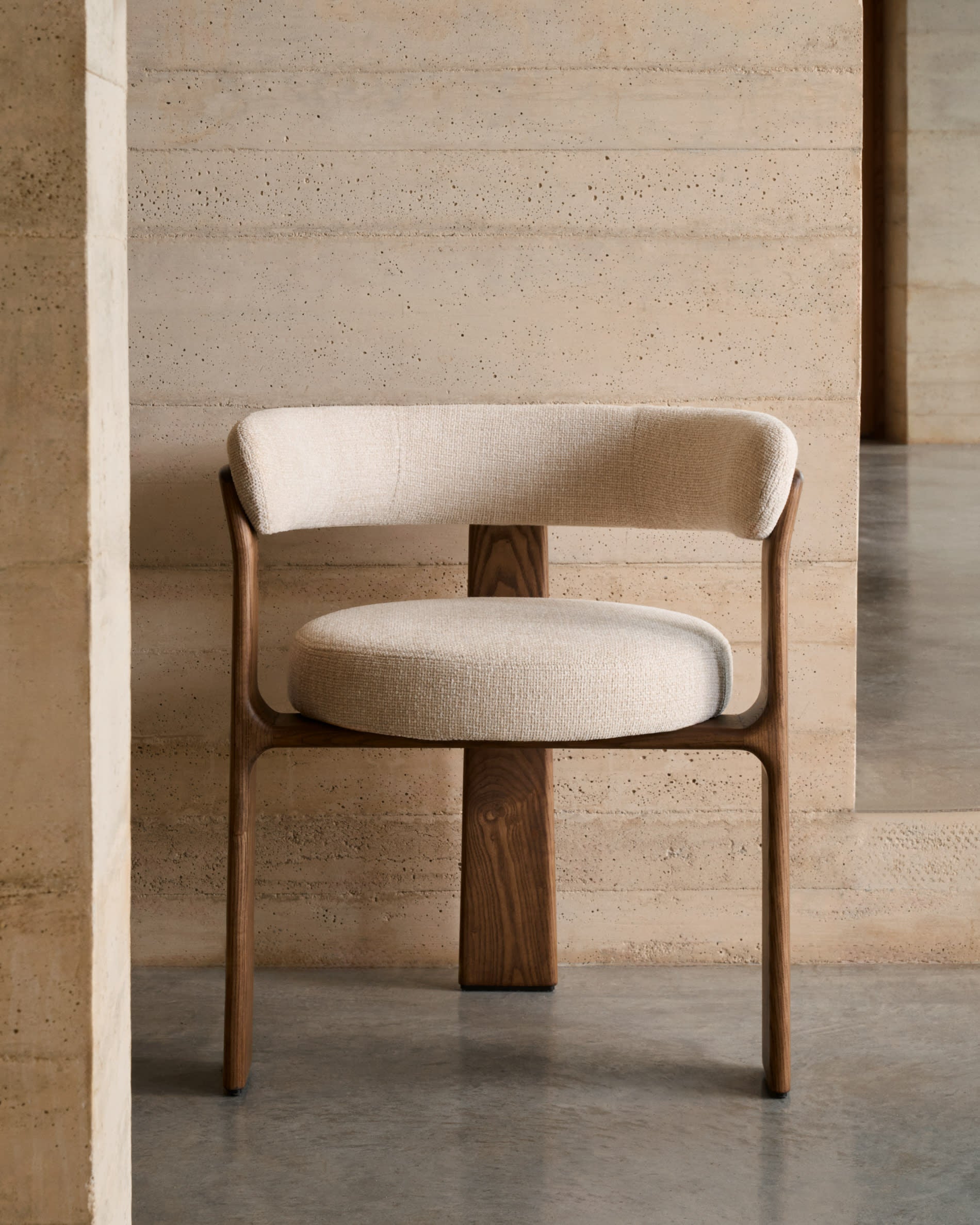 Granite 3-legged chair with beige chenille and solid ash wood with walnut finish, FSC 100%