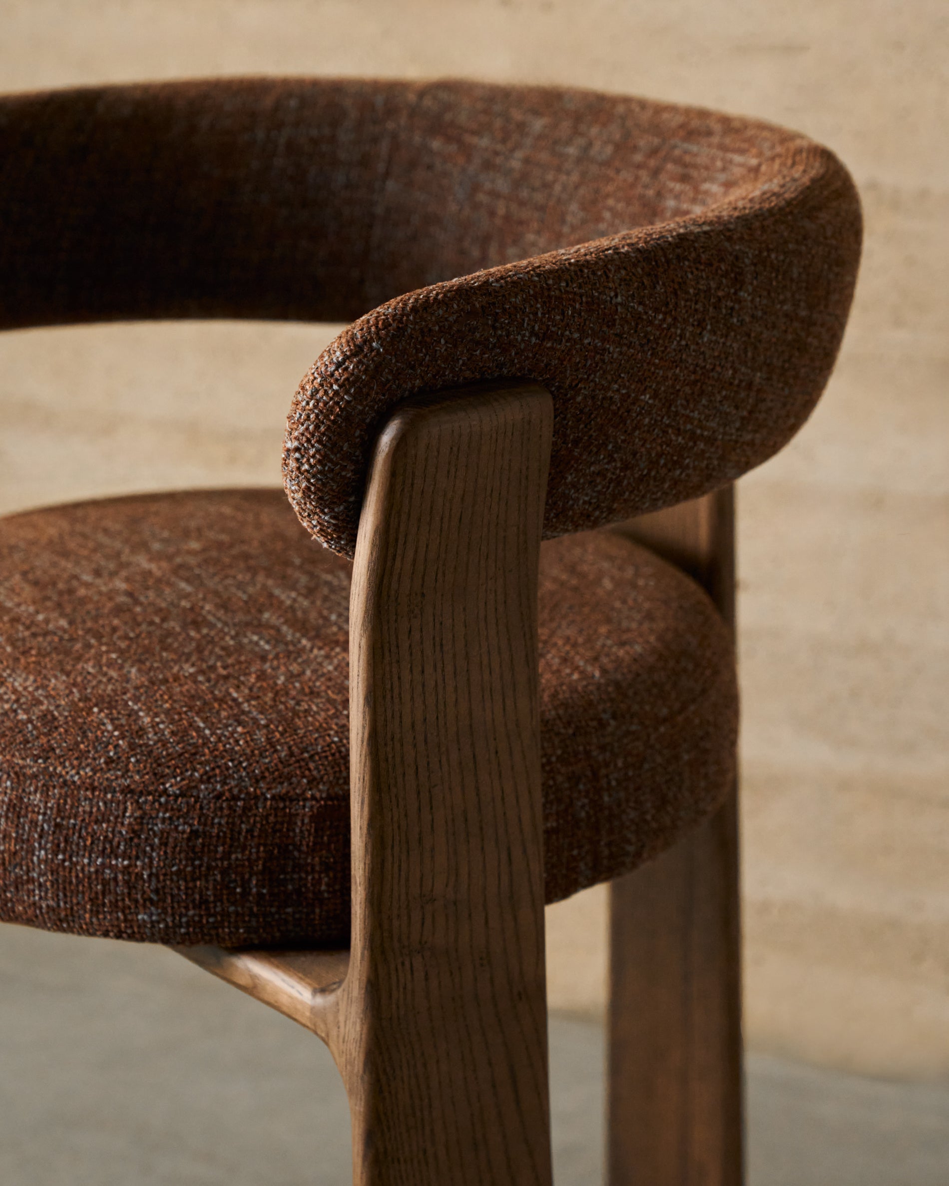 Granite 3-legged chair in brown chenille and with solid ash wood in a walnut finish FSC 100% - Lifestyle