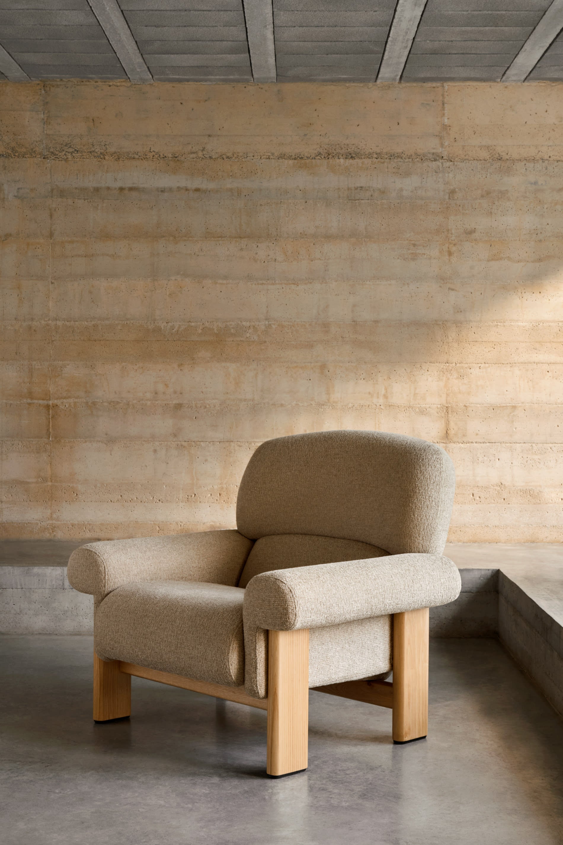 Cabana armchair in beige chenille, natural finish, solid ash wood legs, FSC 100%