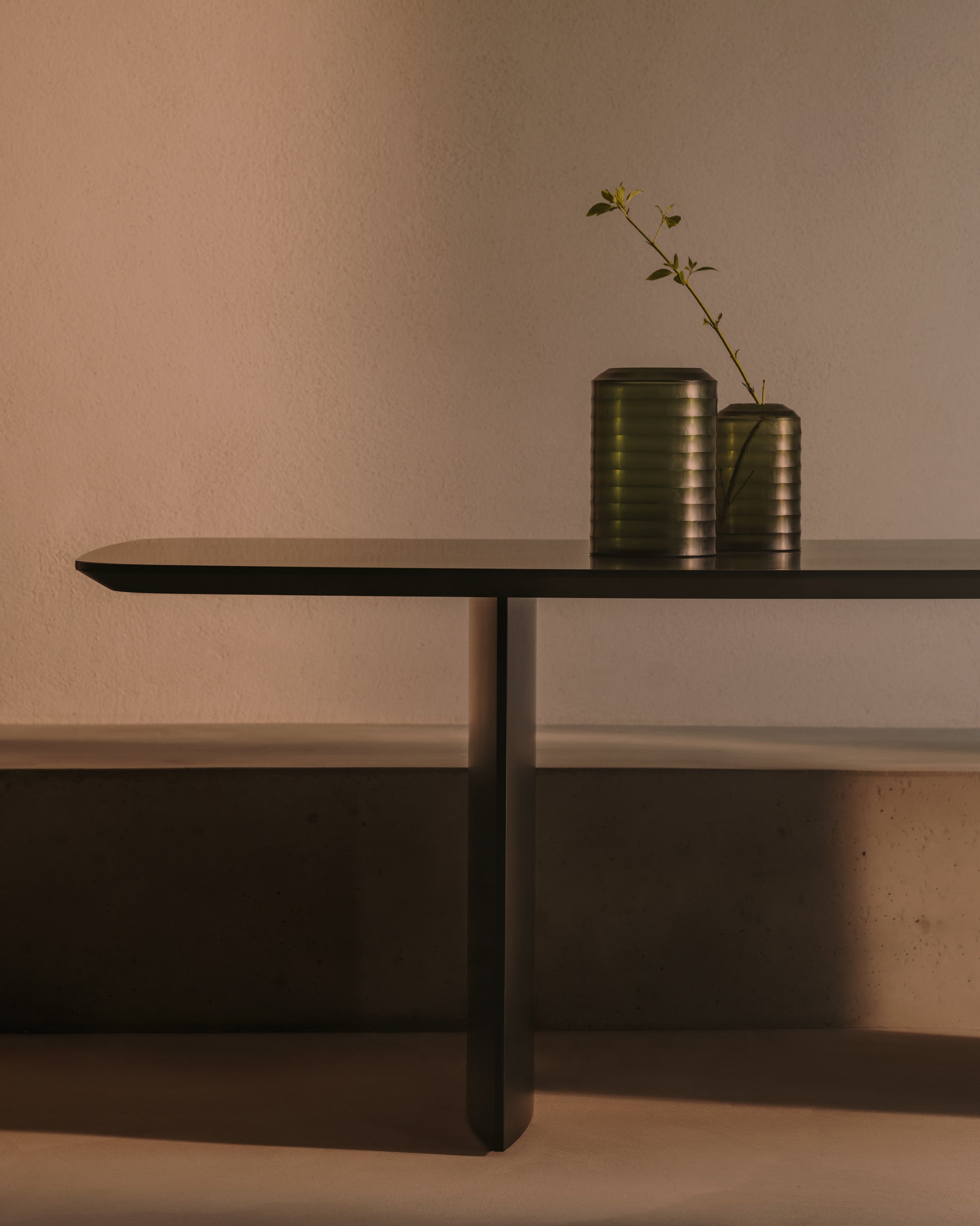 Litto black, lacquered MDF table, 240 x 100 cm - Lifestyle