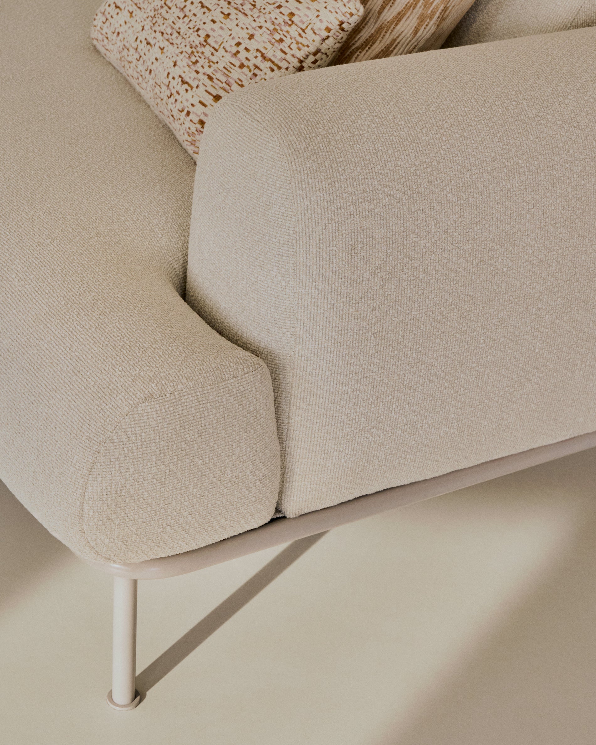 Aurum 3-seater sofa in ecru chenille with reclining headrest and matte beige metal base 234cm FSC Mix Credit - Lifestyle