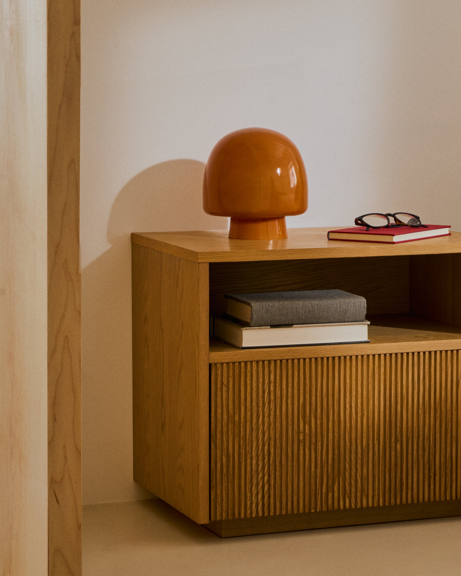 Reig orange glass table lamp - Lifestyle