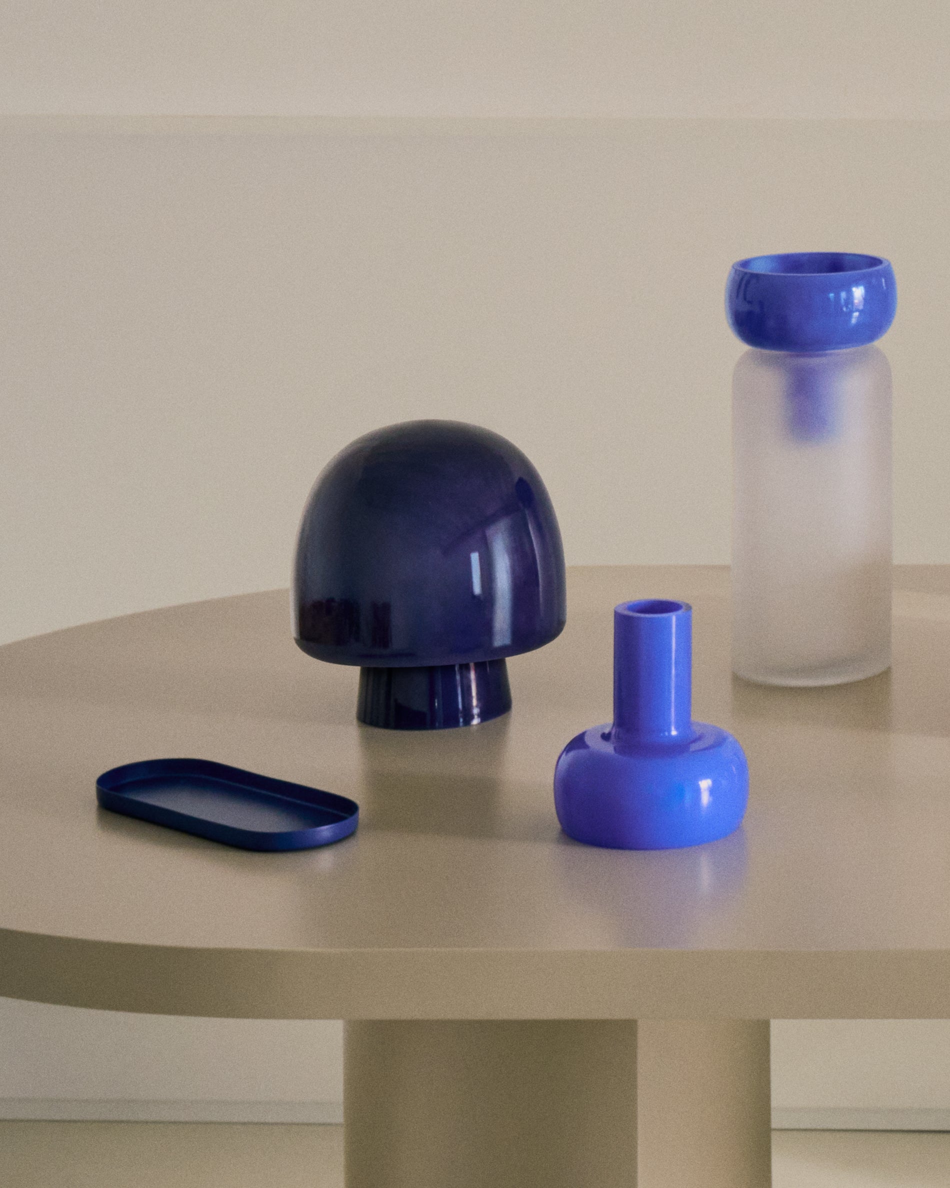 Reig blue glass table lamp - Lifestyle