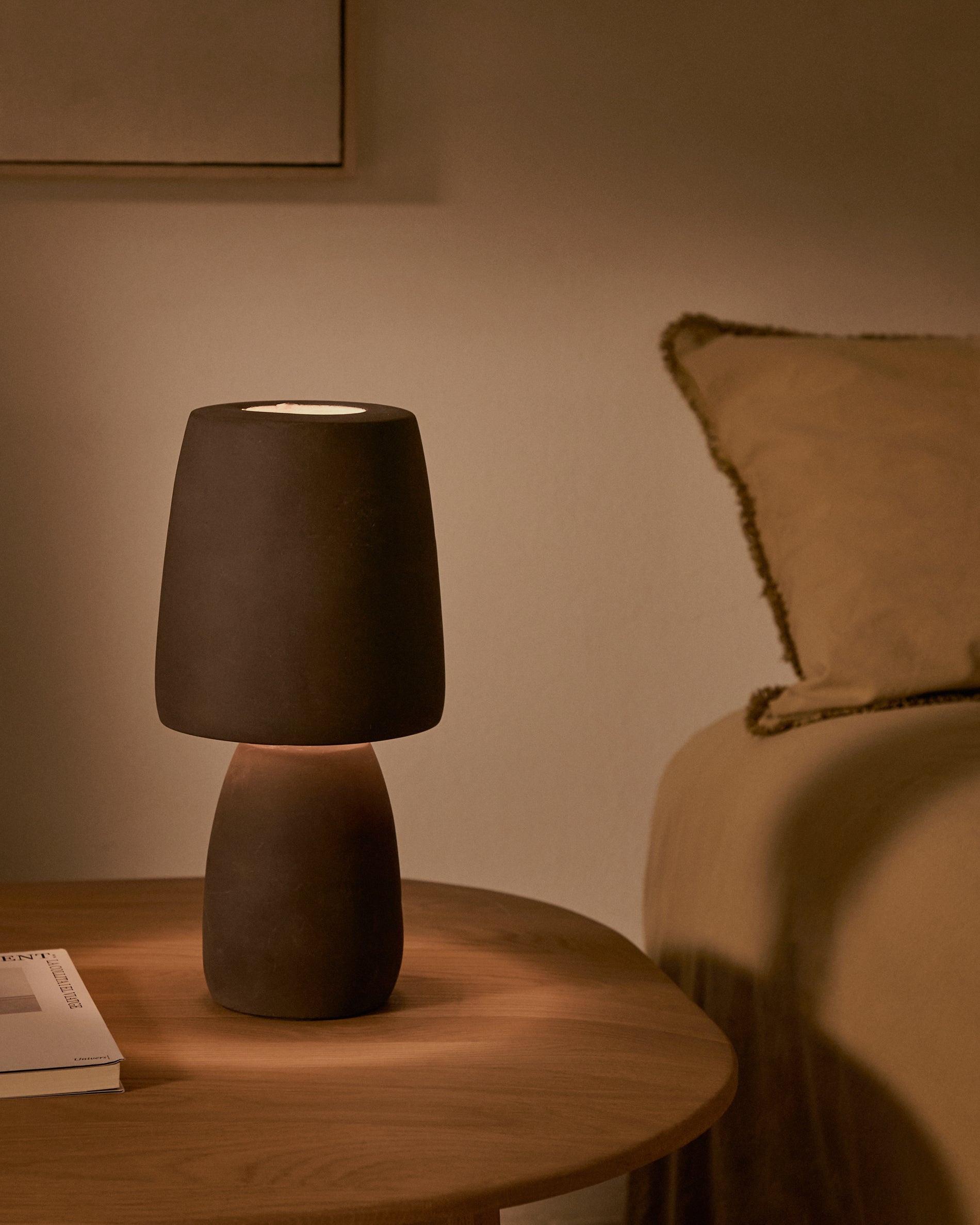 Tandy brown terracotta table lamp - Lifestyle