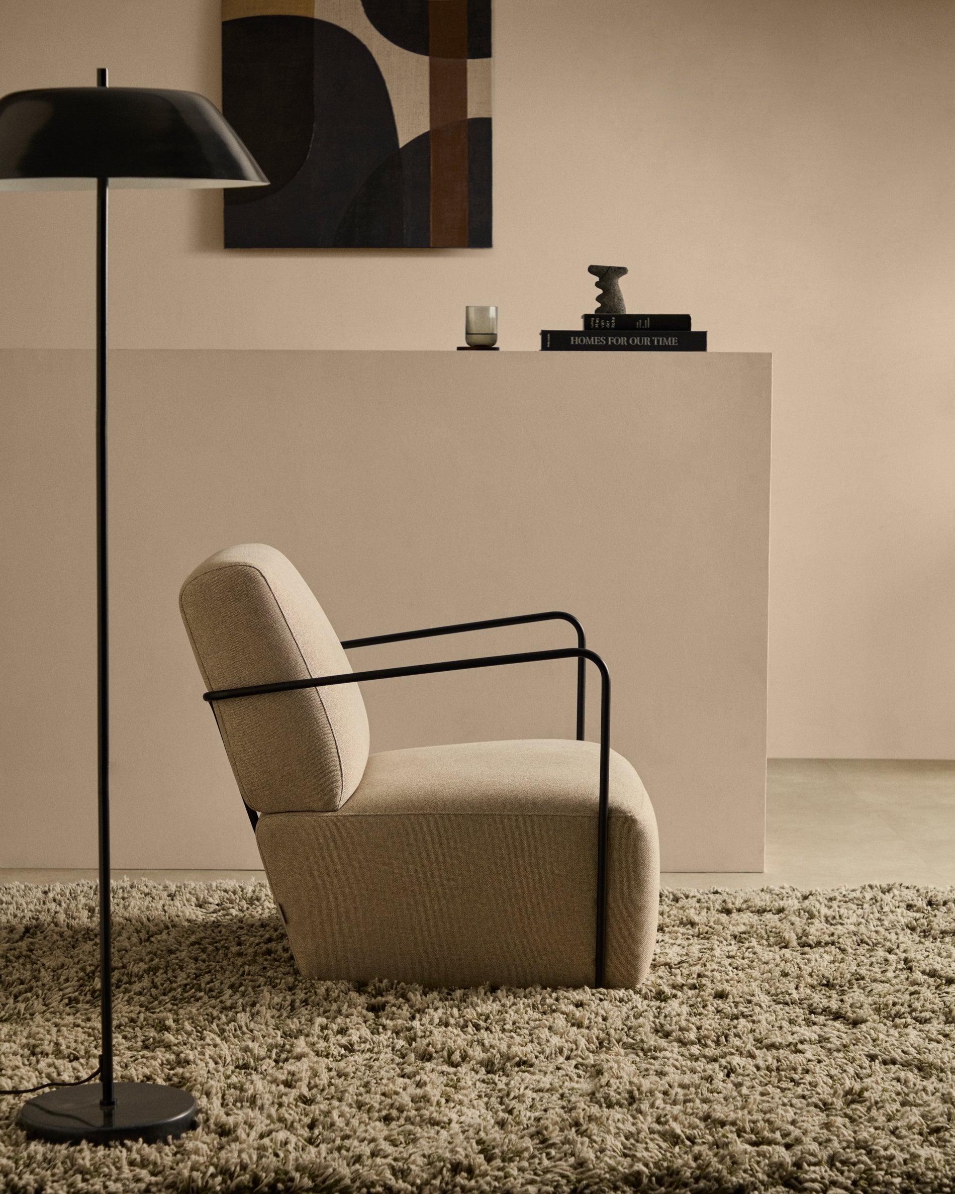 Gamer beige armchair with metal in a matte black painted finish - Lifestyle