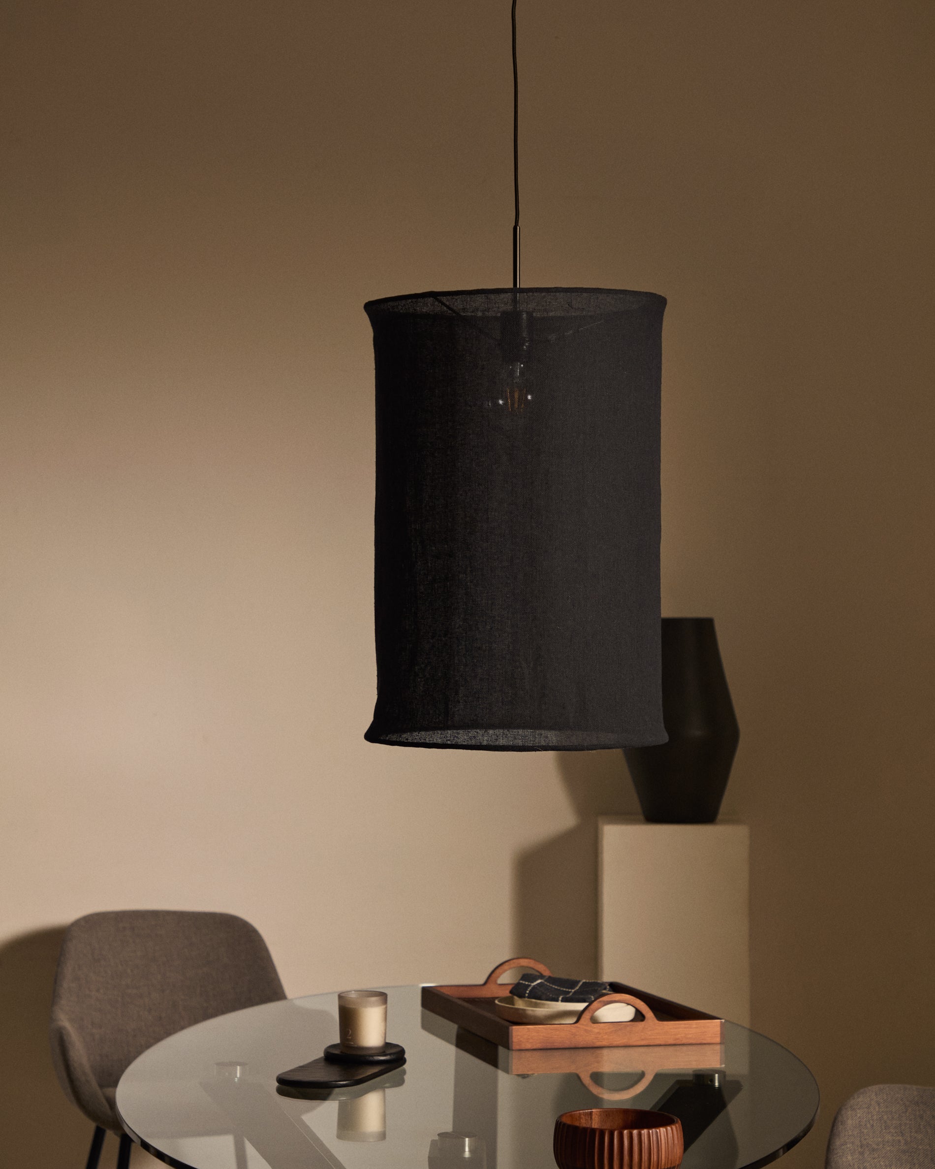 Mariela linen ceiling lamp shade in a black finish Ø 40 x 60 cm - Lifestyle