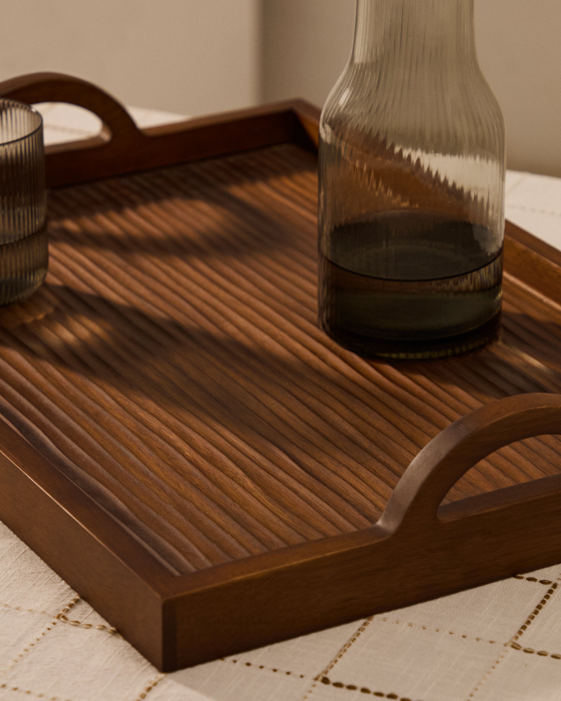 Rommu tray made of acacia wood FSC 100% - Lifestyle