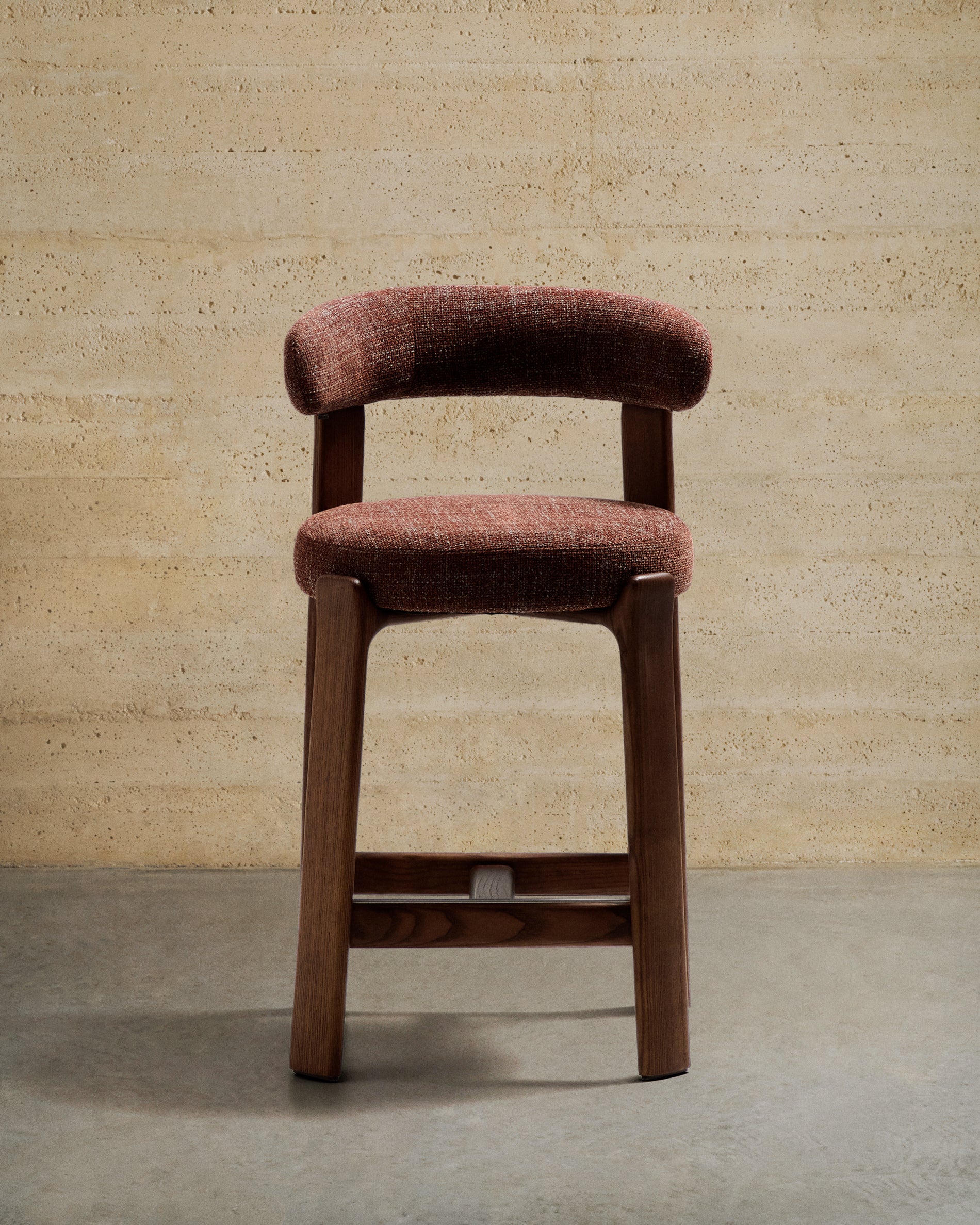 Granite stool in brown chenille and solid ash wood with walnut-coloured finish FSC 100% 65cm - Lifestyle