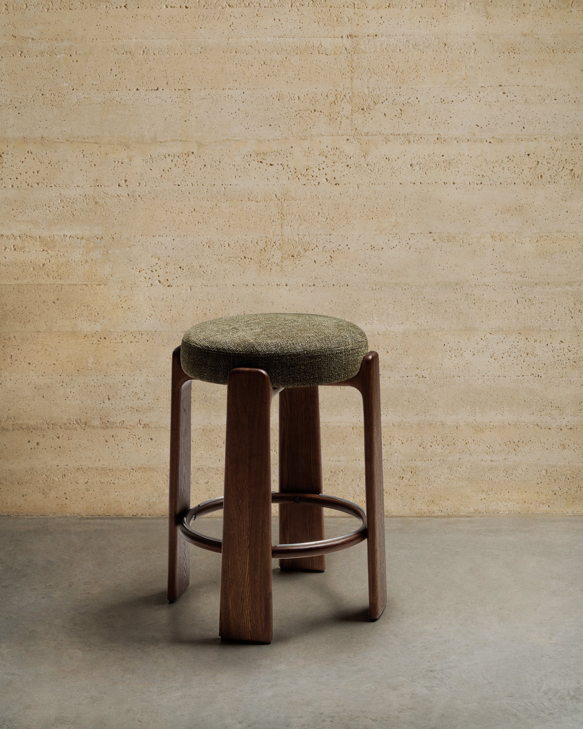 Granite fire-retardant stool in green chenille and solid ash wood with walnut-coloured finish FSC 100% 65cm - Lifestyle