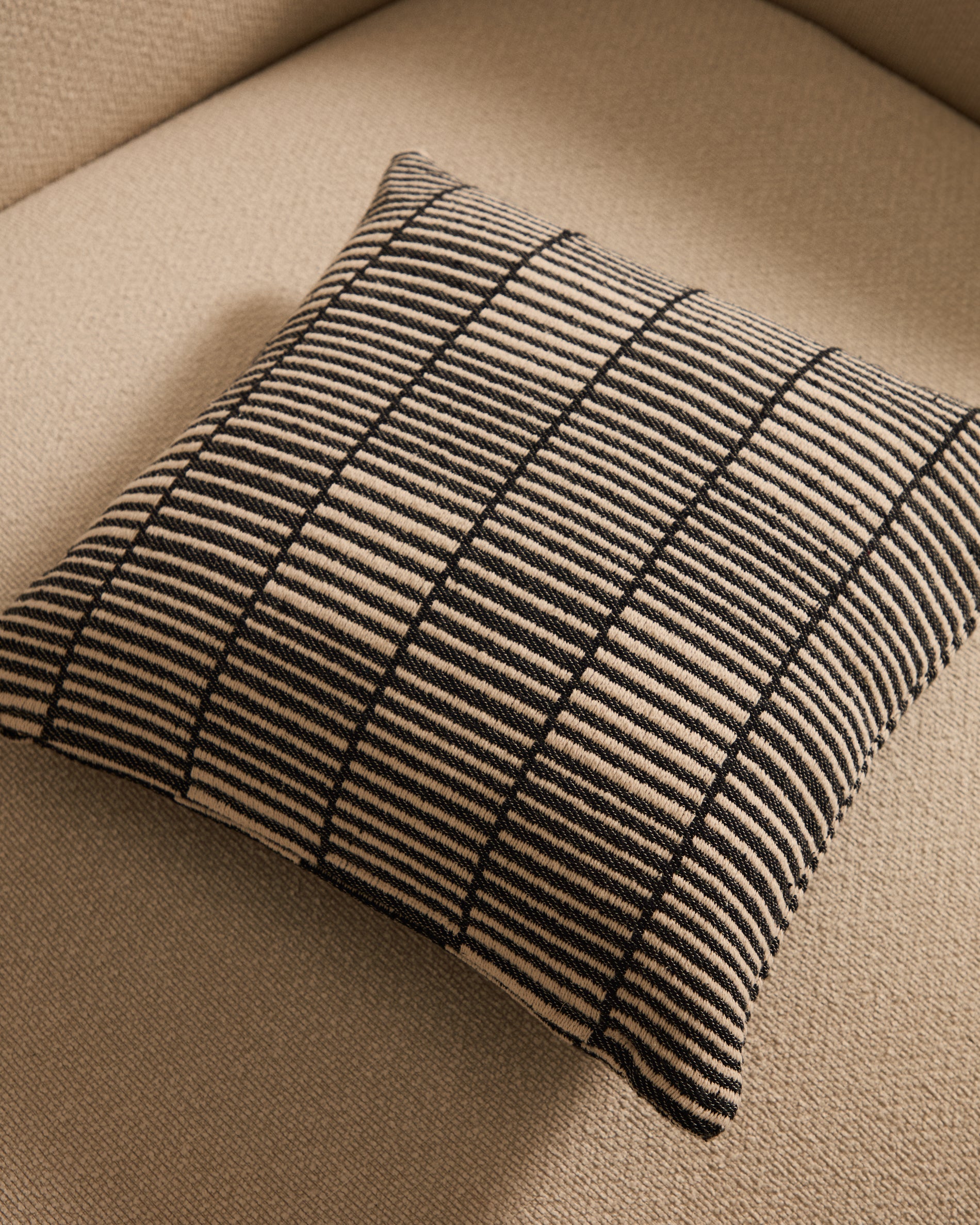 Levu black and white striped, 100% cotton cushion cover, 45 x 45 cm - Lifestyle