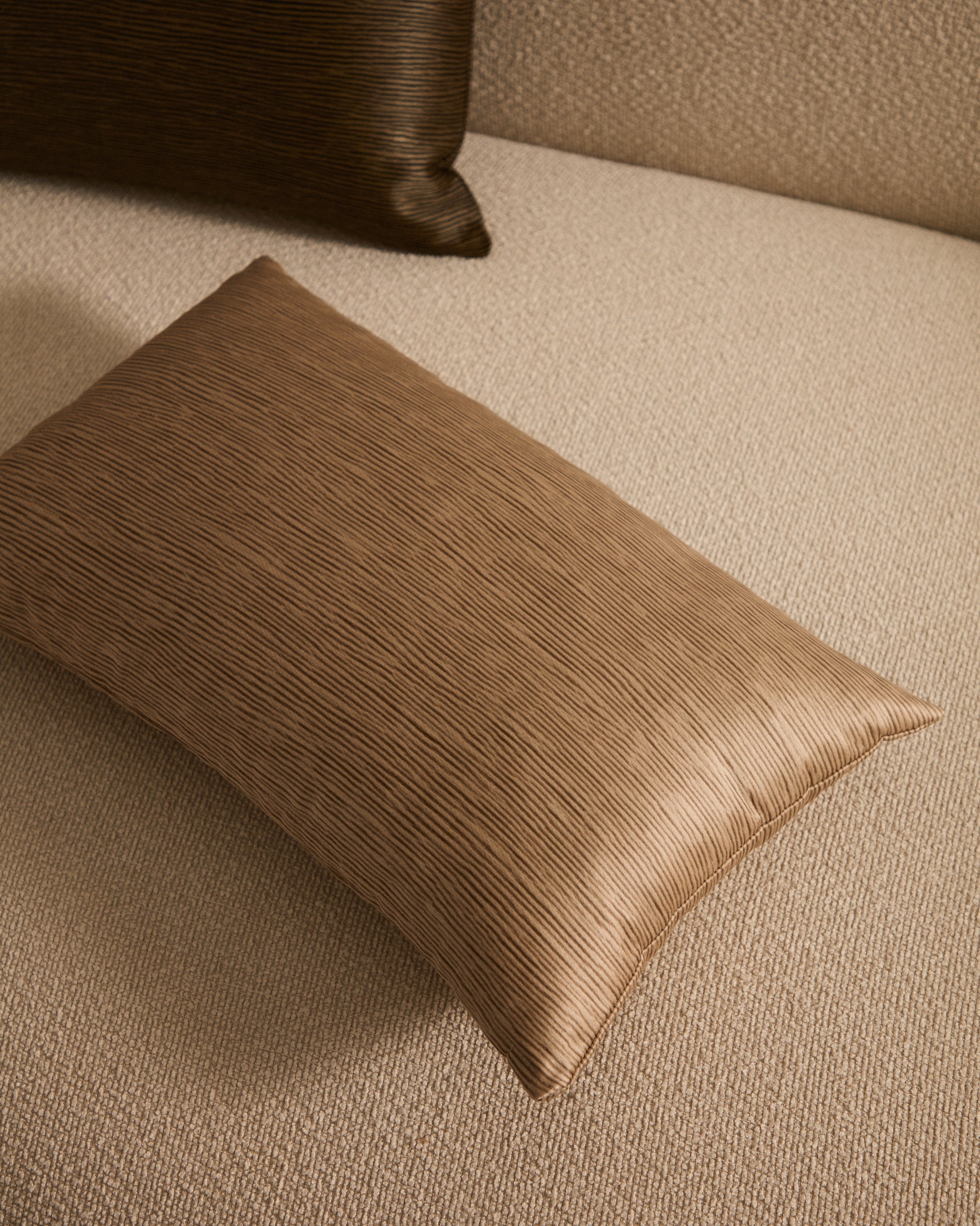 Mirca green textured cushion cover, 50 x 30 cm - Lifestyle
