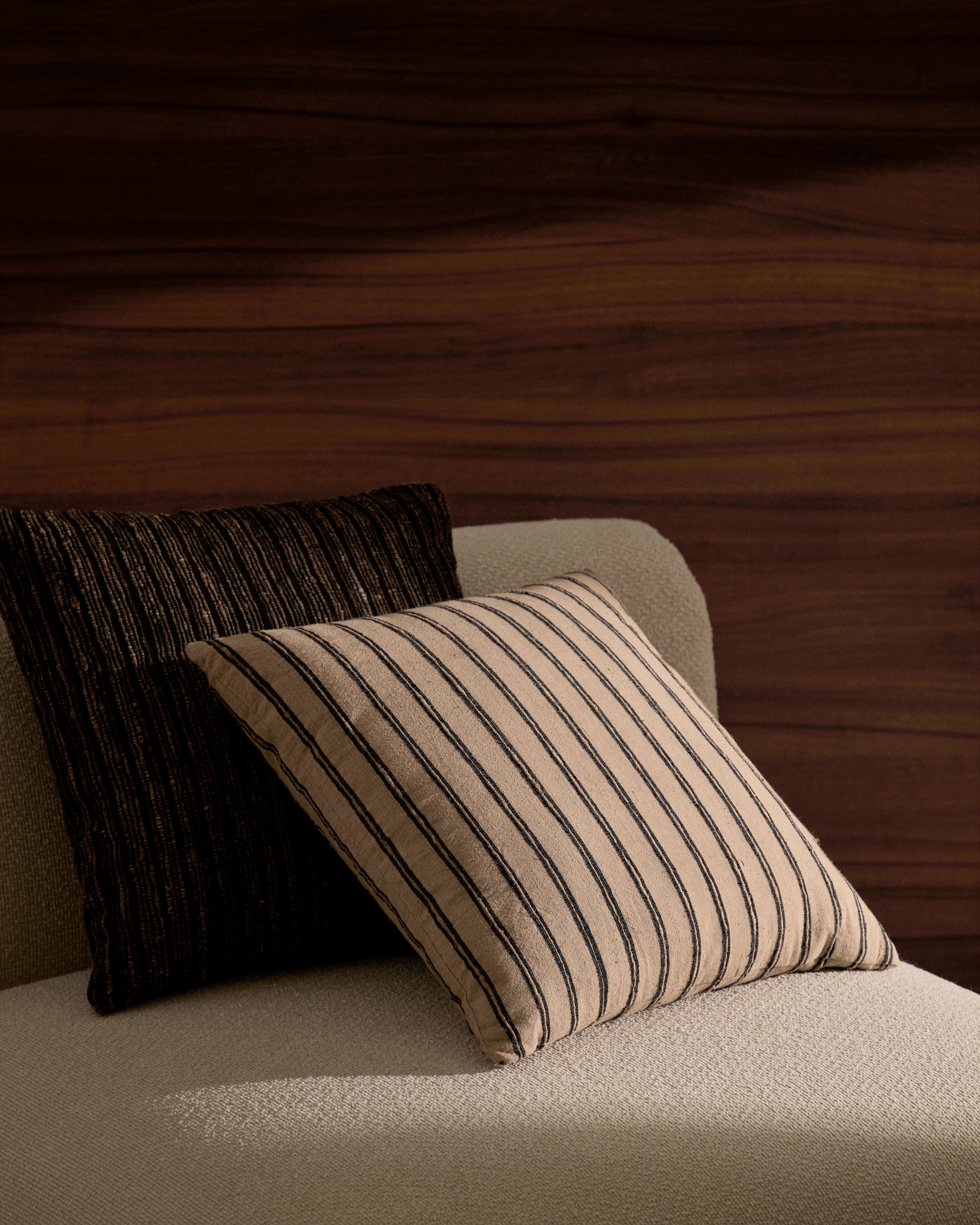 Caliu beige and grey striped silk and cotton, 45 x 45 cm - Lifestyle