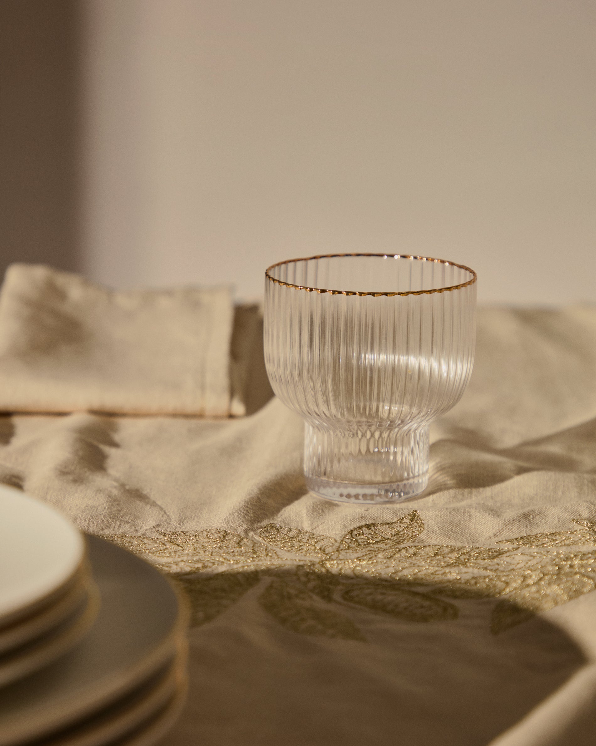 Ayan transparent glass cup, with a gold feature, 23 cl - Lifestyle