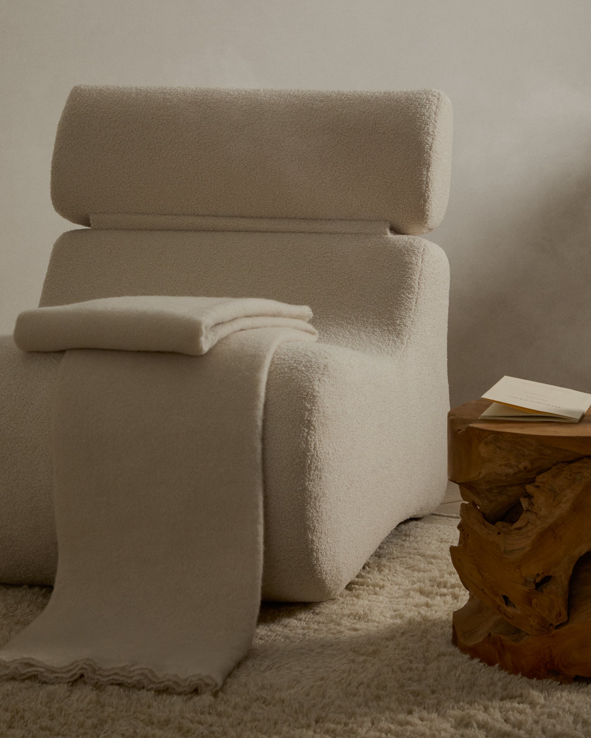 Club ecru-coloured, bouclé armchair - Lifestyle