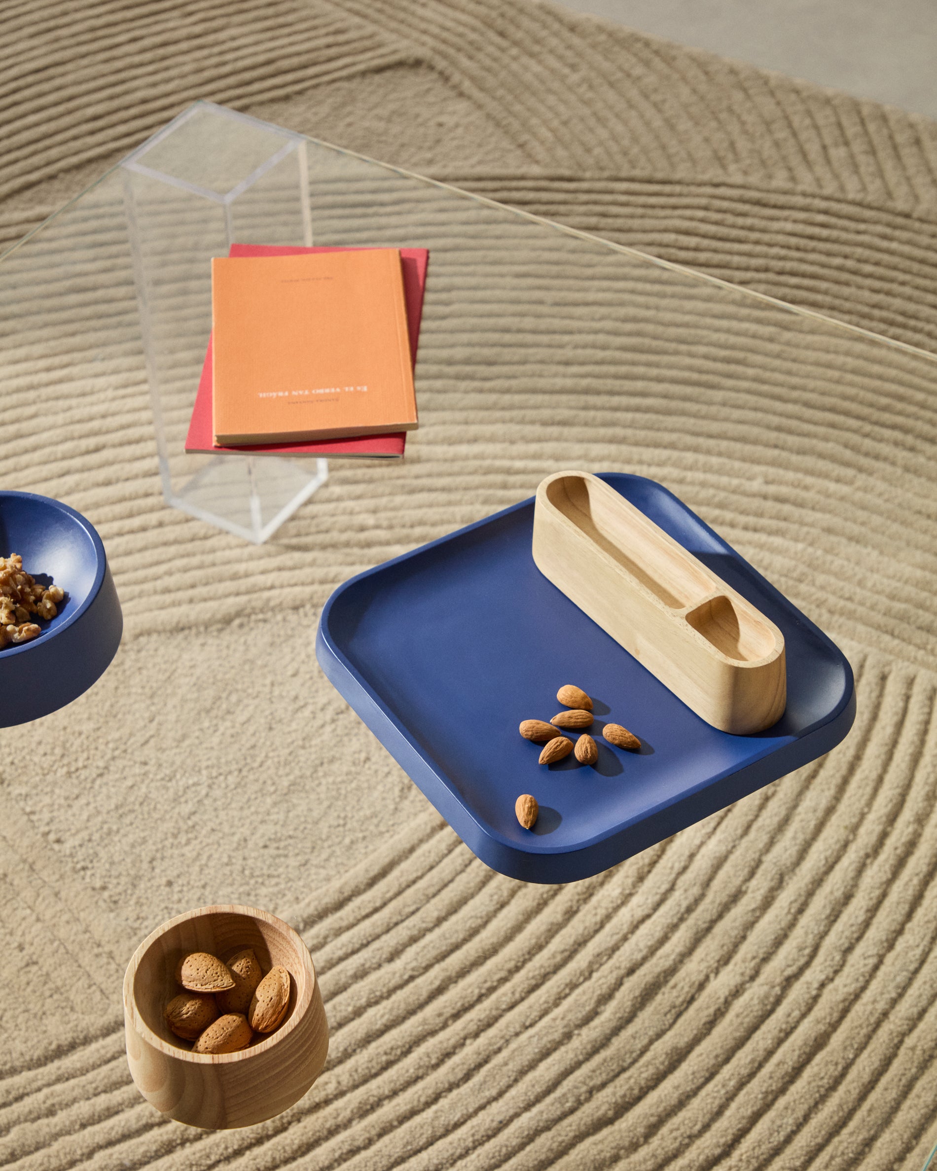Bletz set of serving dishes for snacks made of acacia wood in a natural, blue finish FSC 100% - Lifestyle