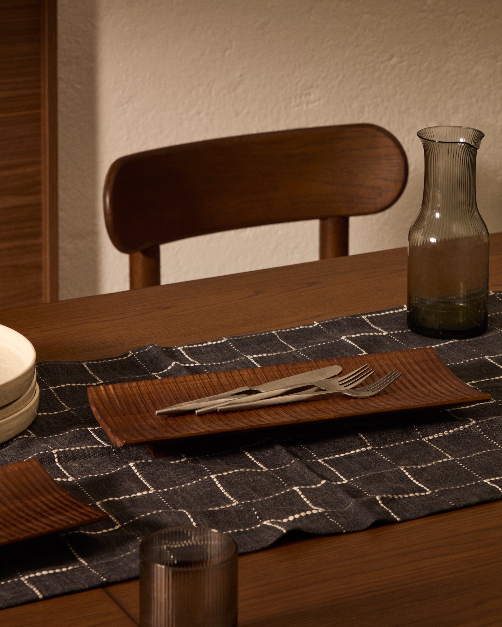 Rommu small serving board made of acacia wood FSC 100% - Lifestyle