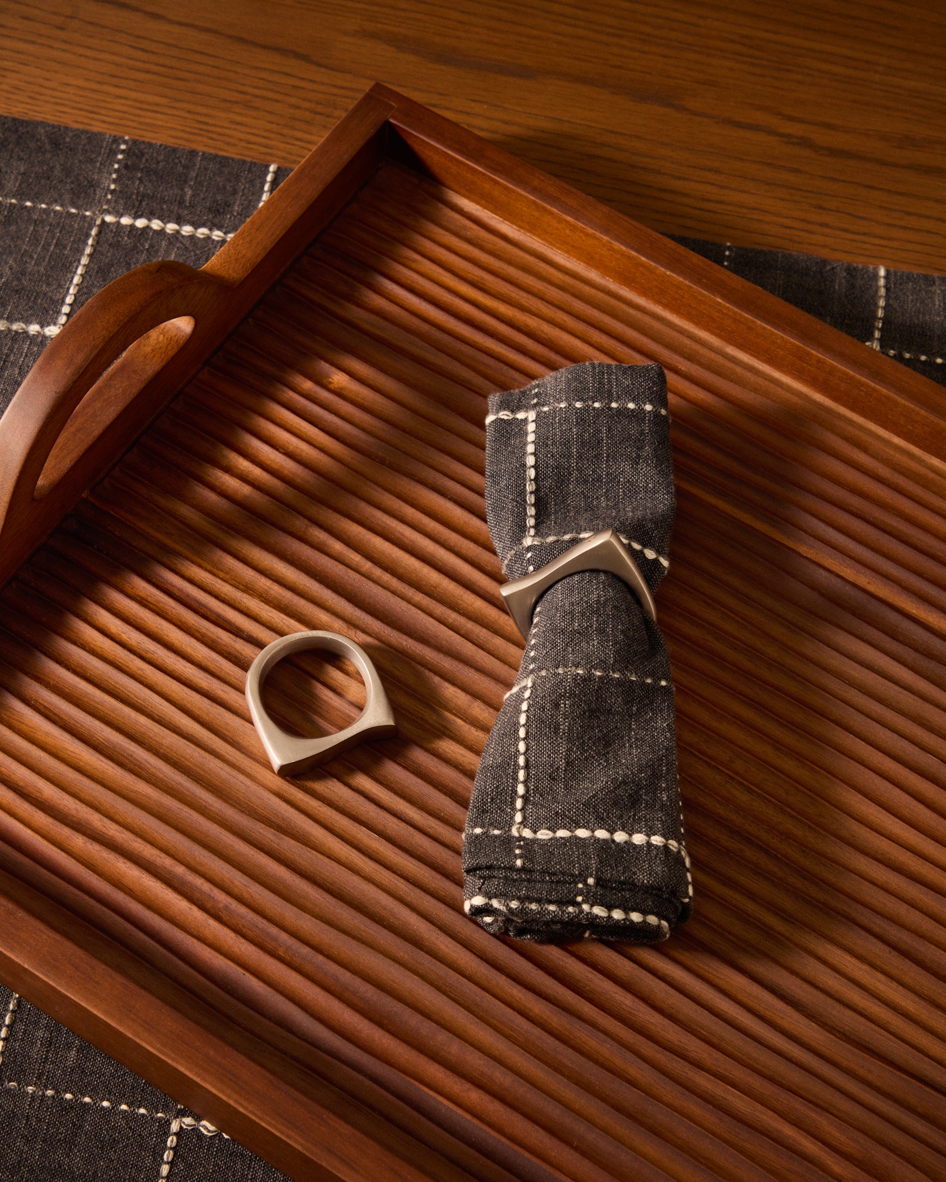 Aruc set of two semi-circular napkin rings in silver-plated stainless steel - Lifestyle