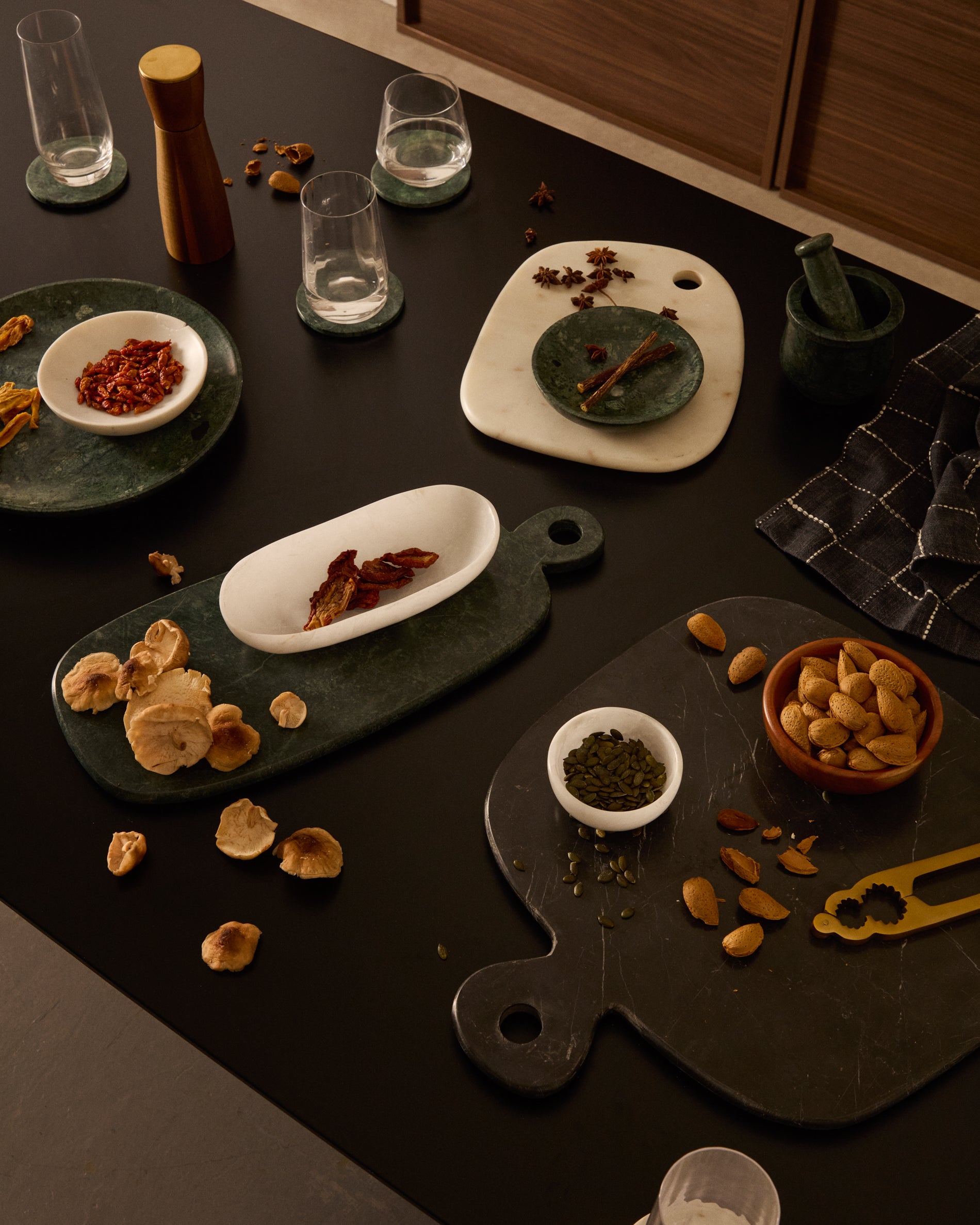 Obar white marble serving board - Lifestyle