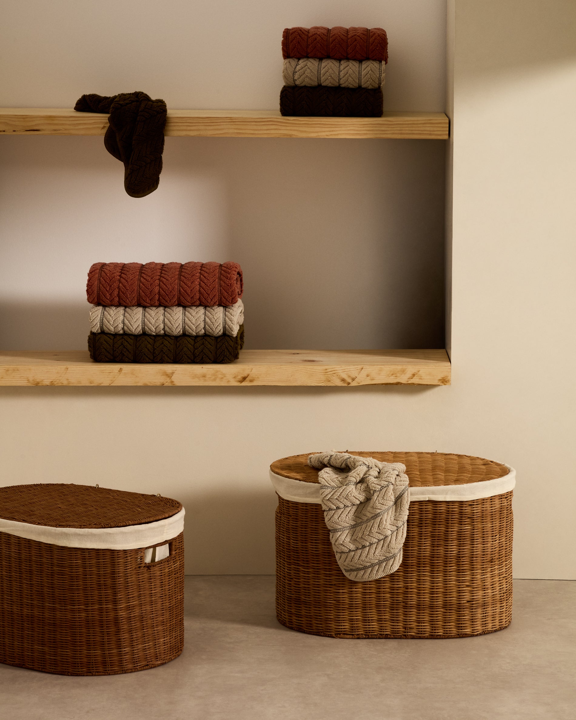 Indali set of 2 rattan baskets, Ø 50 cm / Ø 55 cm - Lifestyle