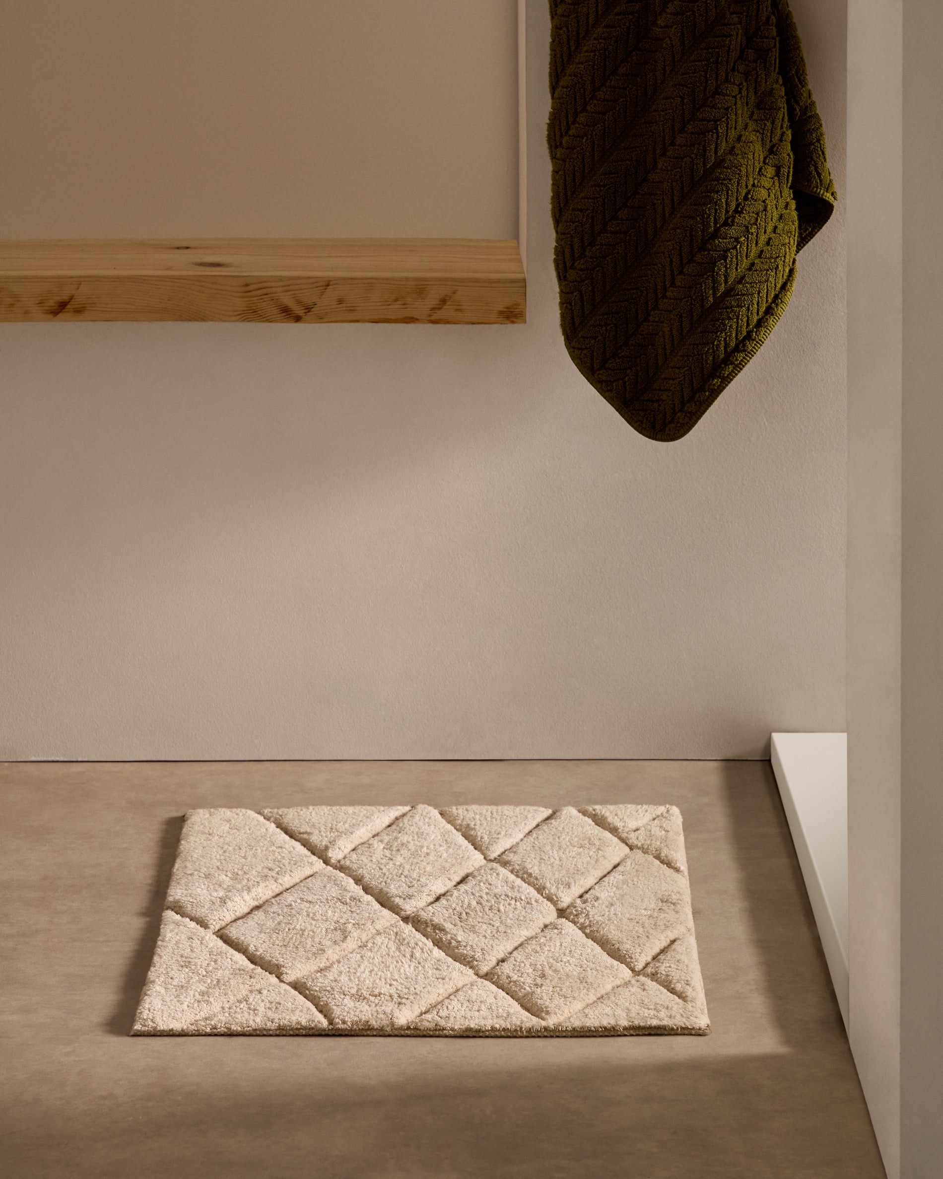 Nyana white, cotton bathmat, 50 x 70 cm - Lifestyle