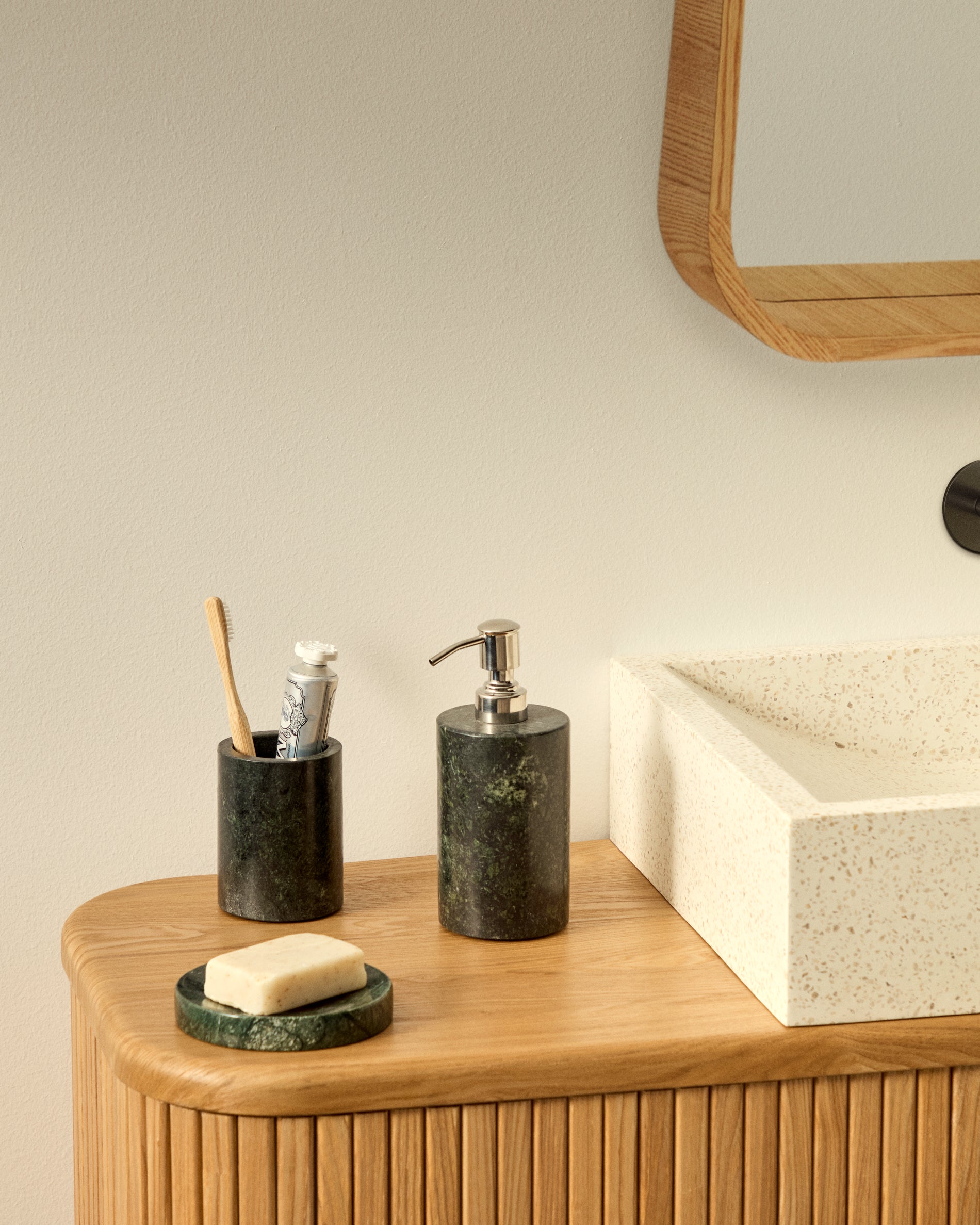 Elenei green marble soap holder - Lifestyle