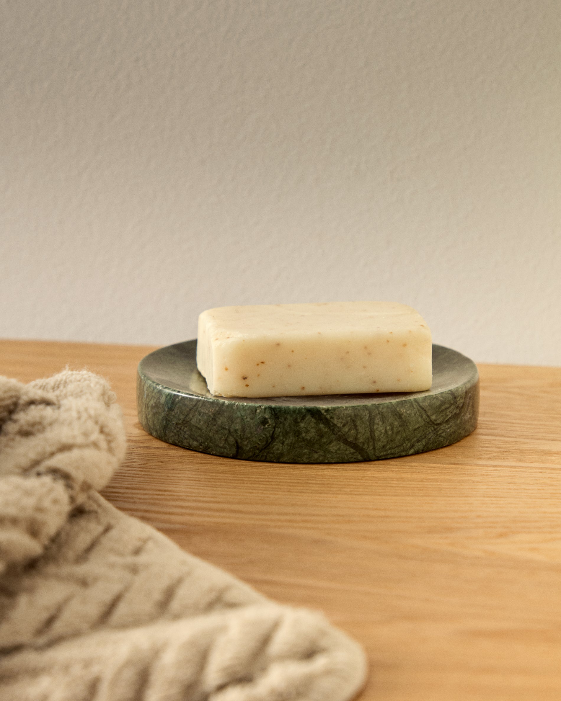 Elenei green marble soap holder - Lifestyle
