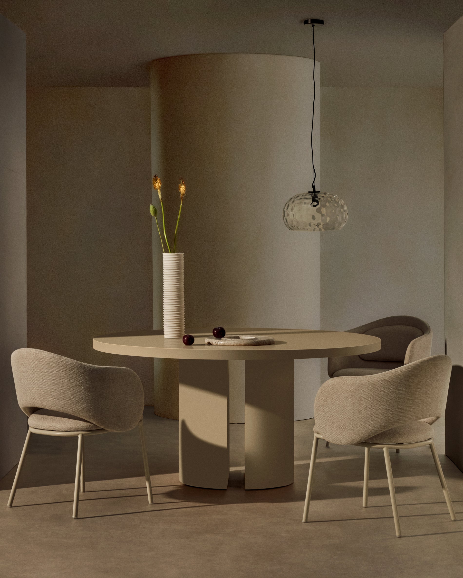 Nealy round table in lacquered MDF in an ecru finish, Ø 150 cm - Lifestyle