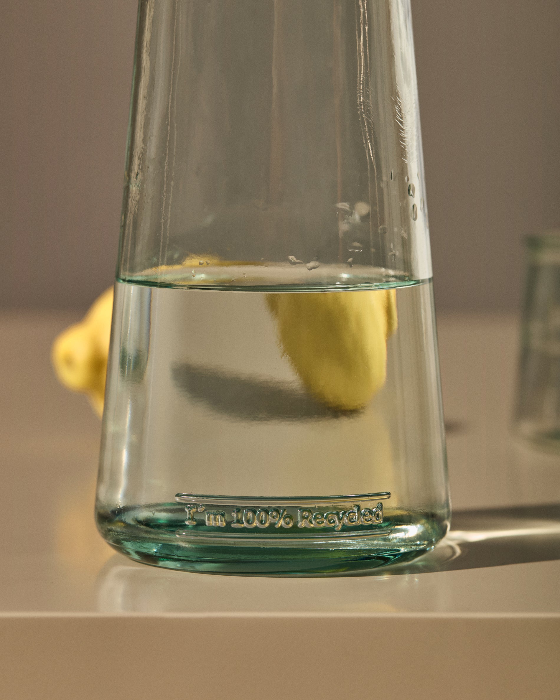 Izai transparent recycled glass jug - Lifestyle