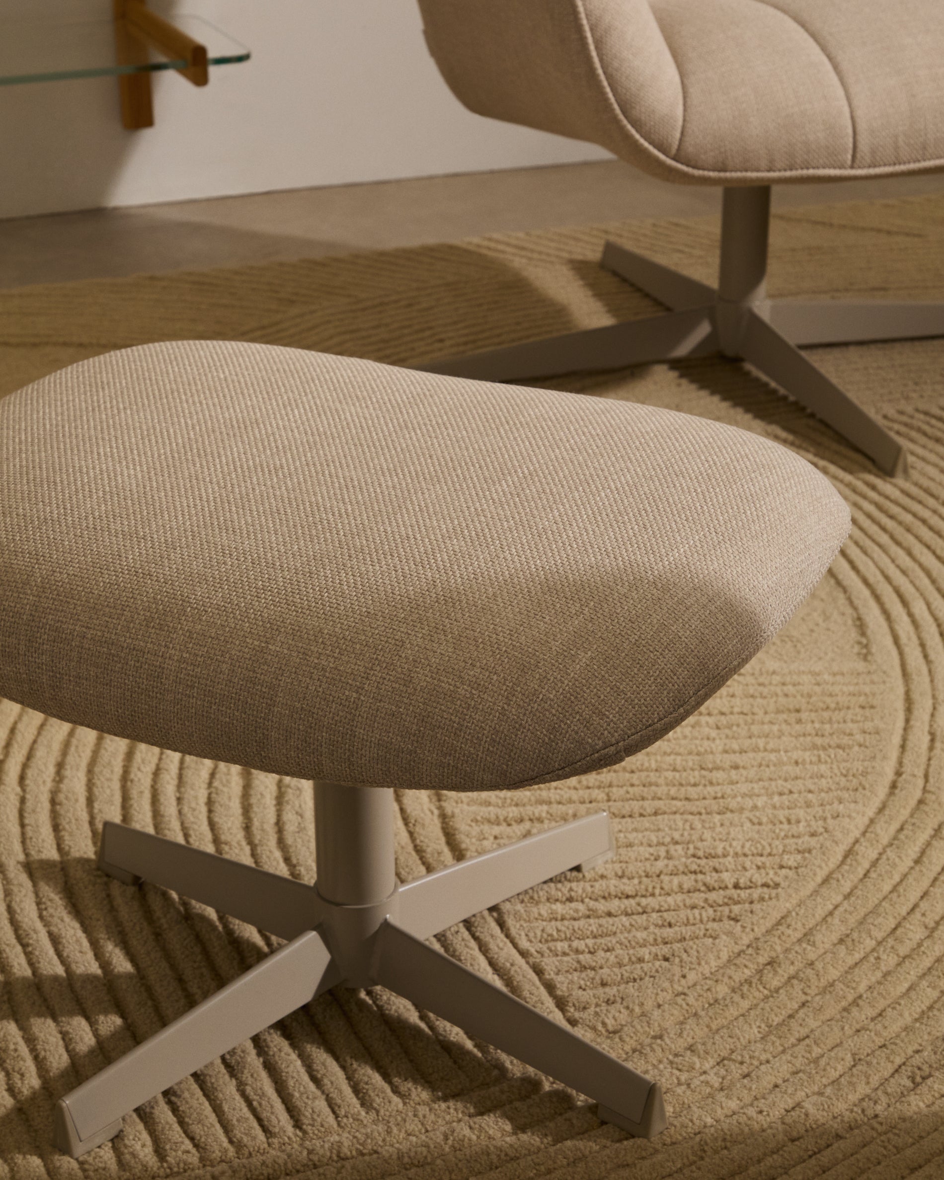 Jaspe beige footrest with grey-finished metal, FSC 100% - Lifestyle